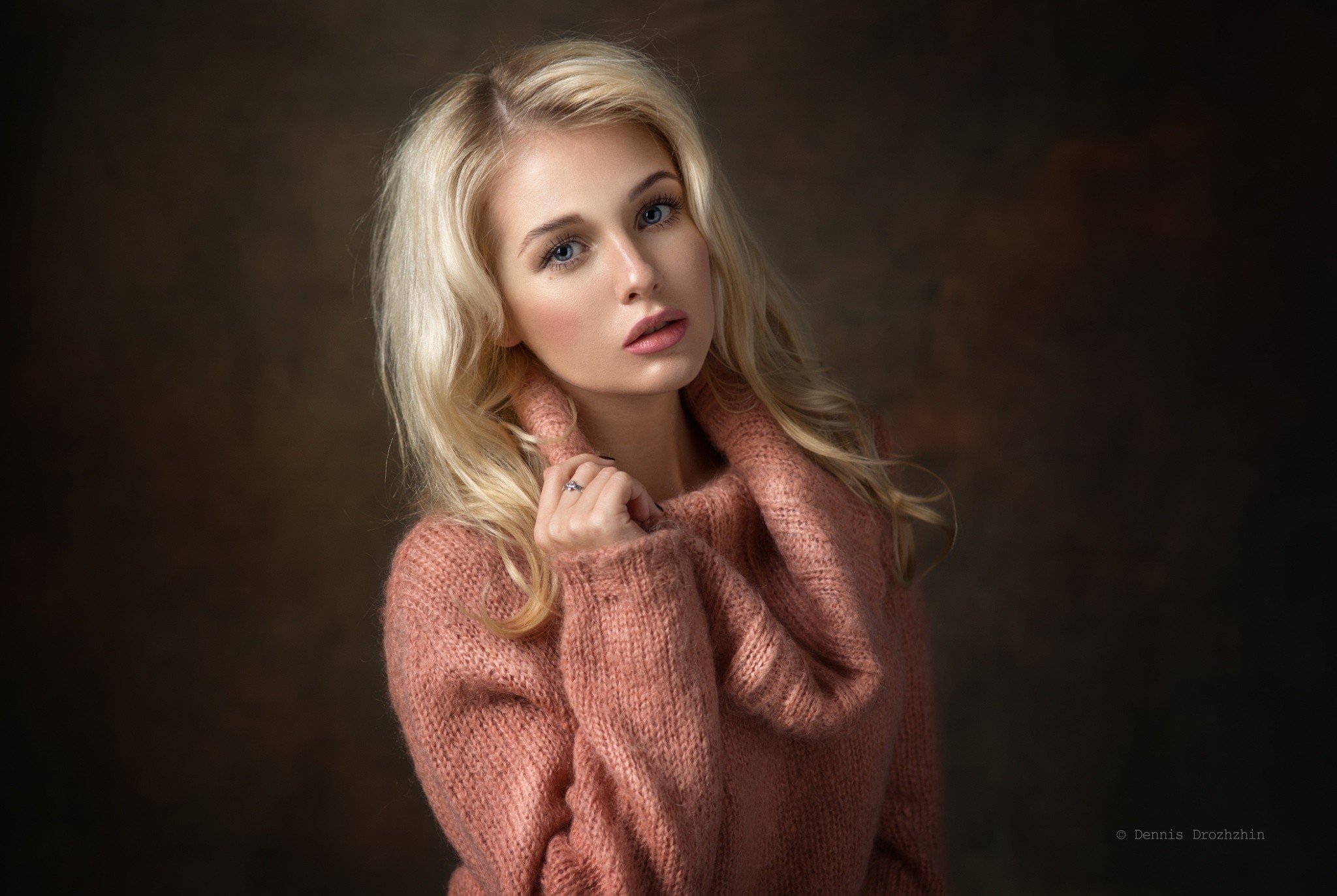 People 2048x1373 women blonde portrait simple background Dennis Drozhzhin Christina 500px sweater gray eyes juicy lips rings holding clothes women indoors indoors pink sweater studio model long hair