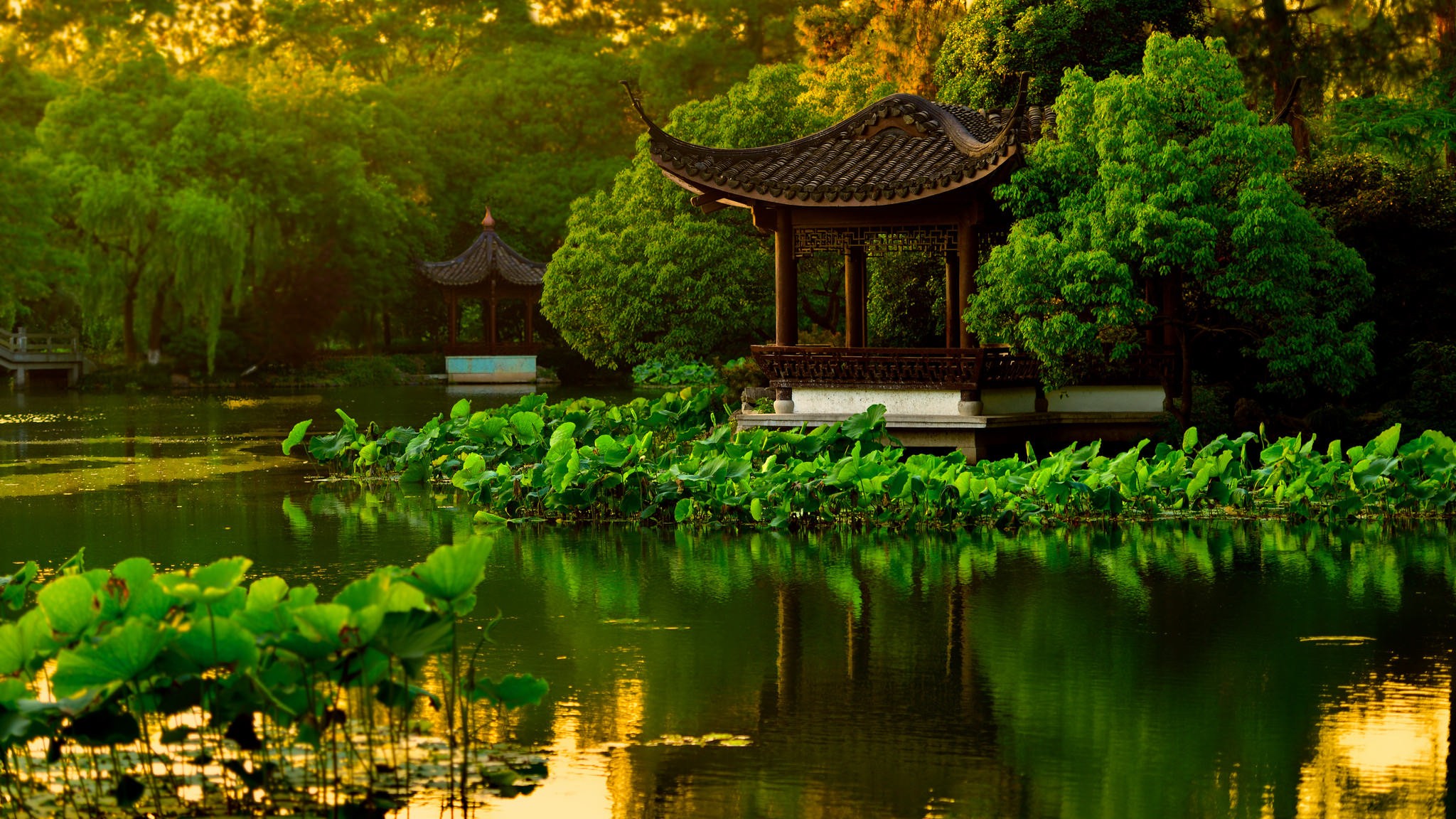 General 2048x1152 landscape lake Chinese architecture