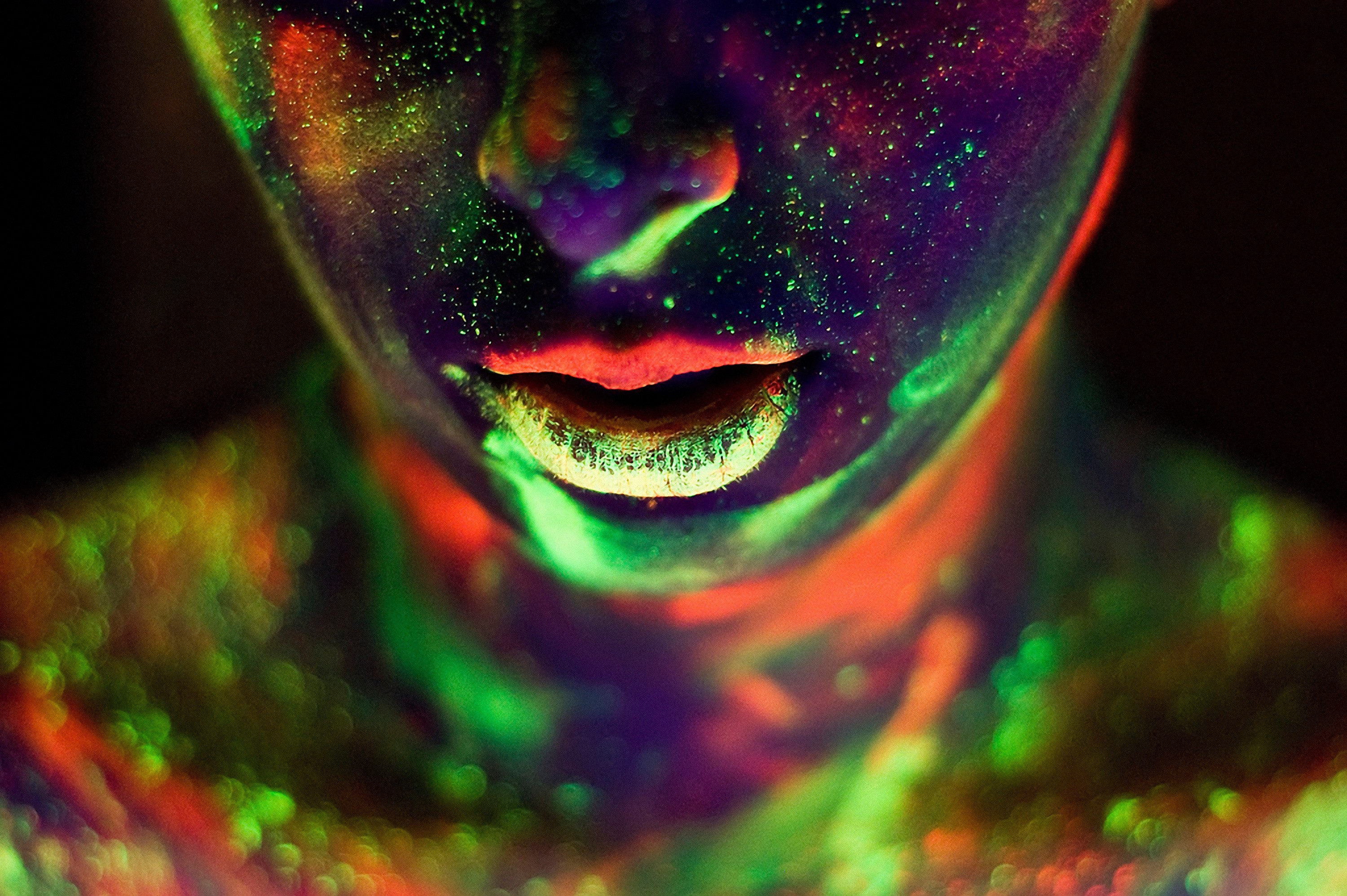 General 3000x1996 face body paint neon juicy lips closeup depth of field women digital art