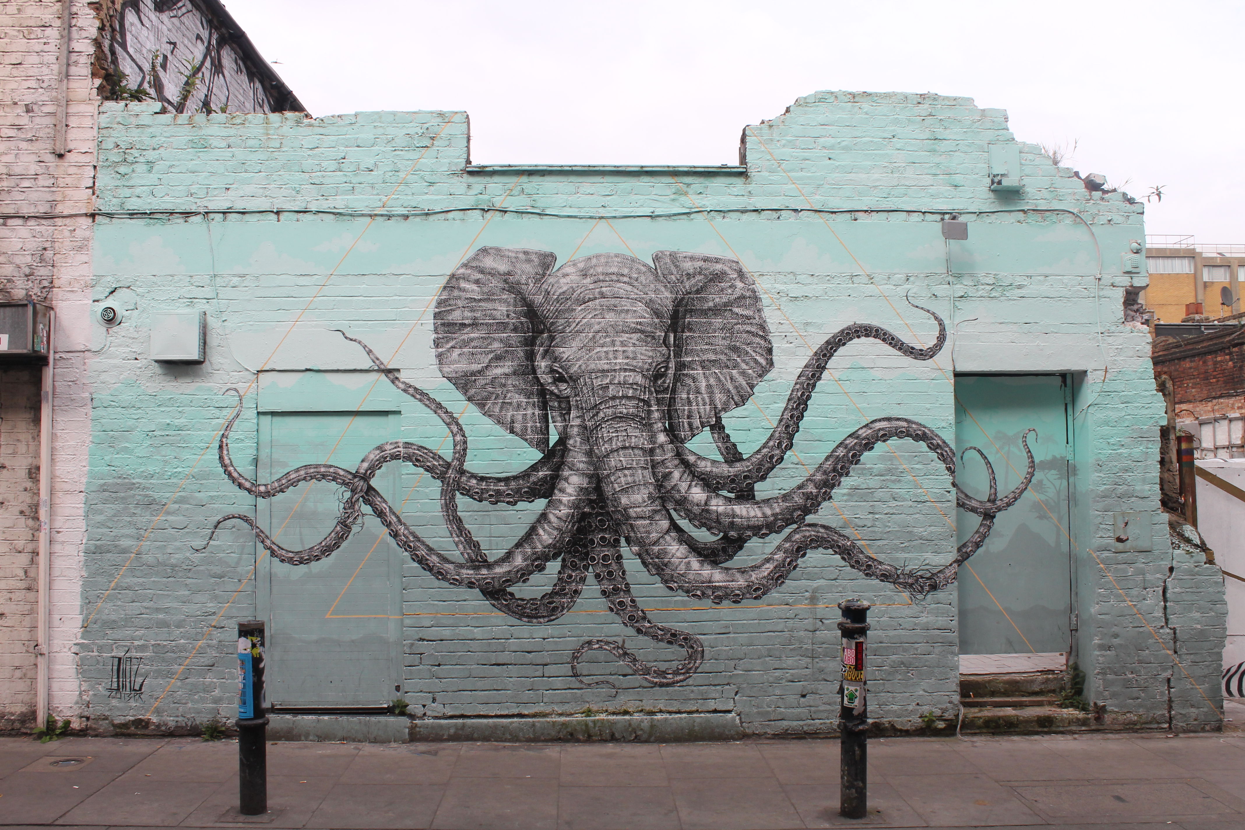 General 4272x2848 animals artwork wall elephant octopus graffiti street London UK crossover tentacles bricks photography cyan