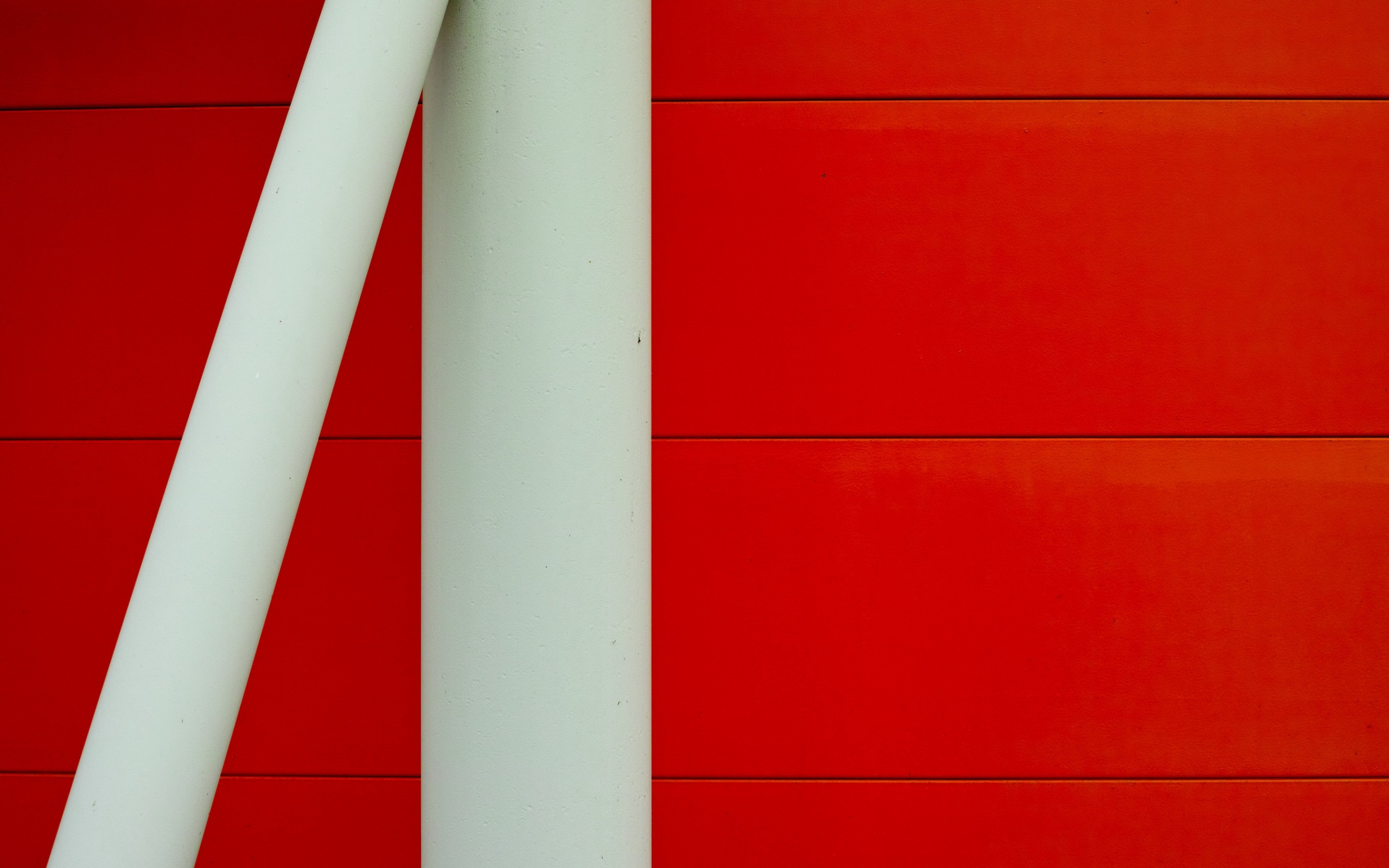 General 2560x1600 metal red white closeup minimalism