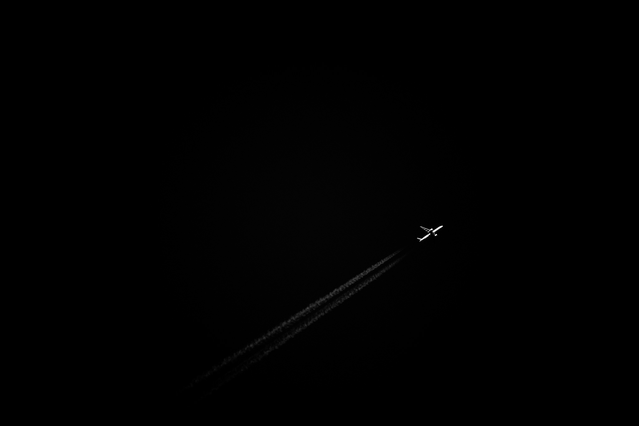 General 2048x1367 dark minimalism vehicle aircraft black black background contrails airplane
