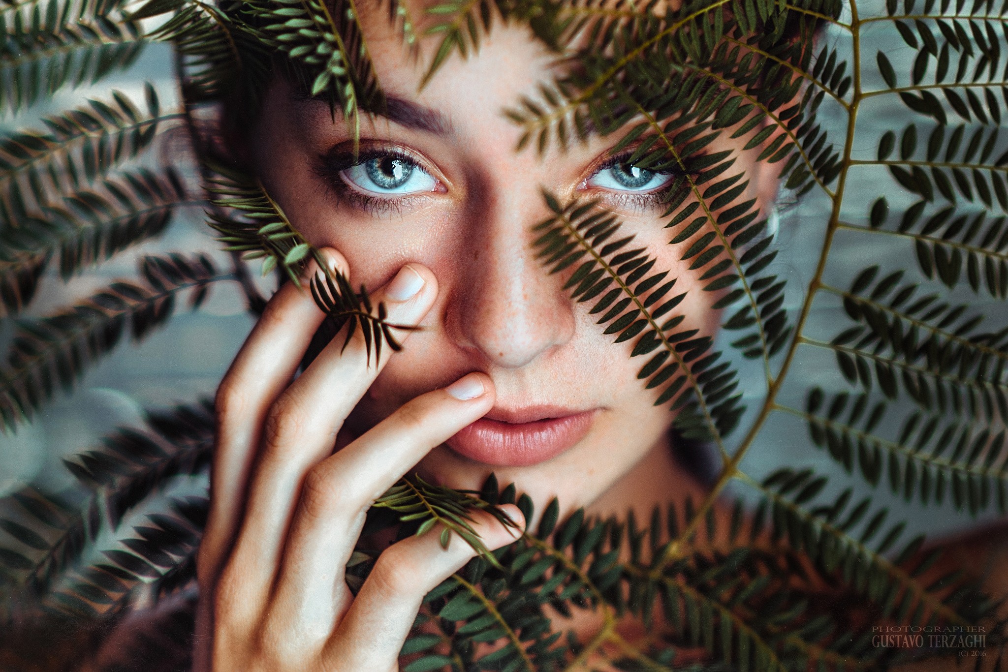 People 2048x1366 women face closeup plants Gustavo Terzaghi blue eyes