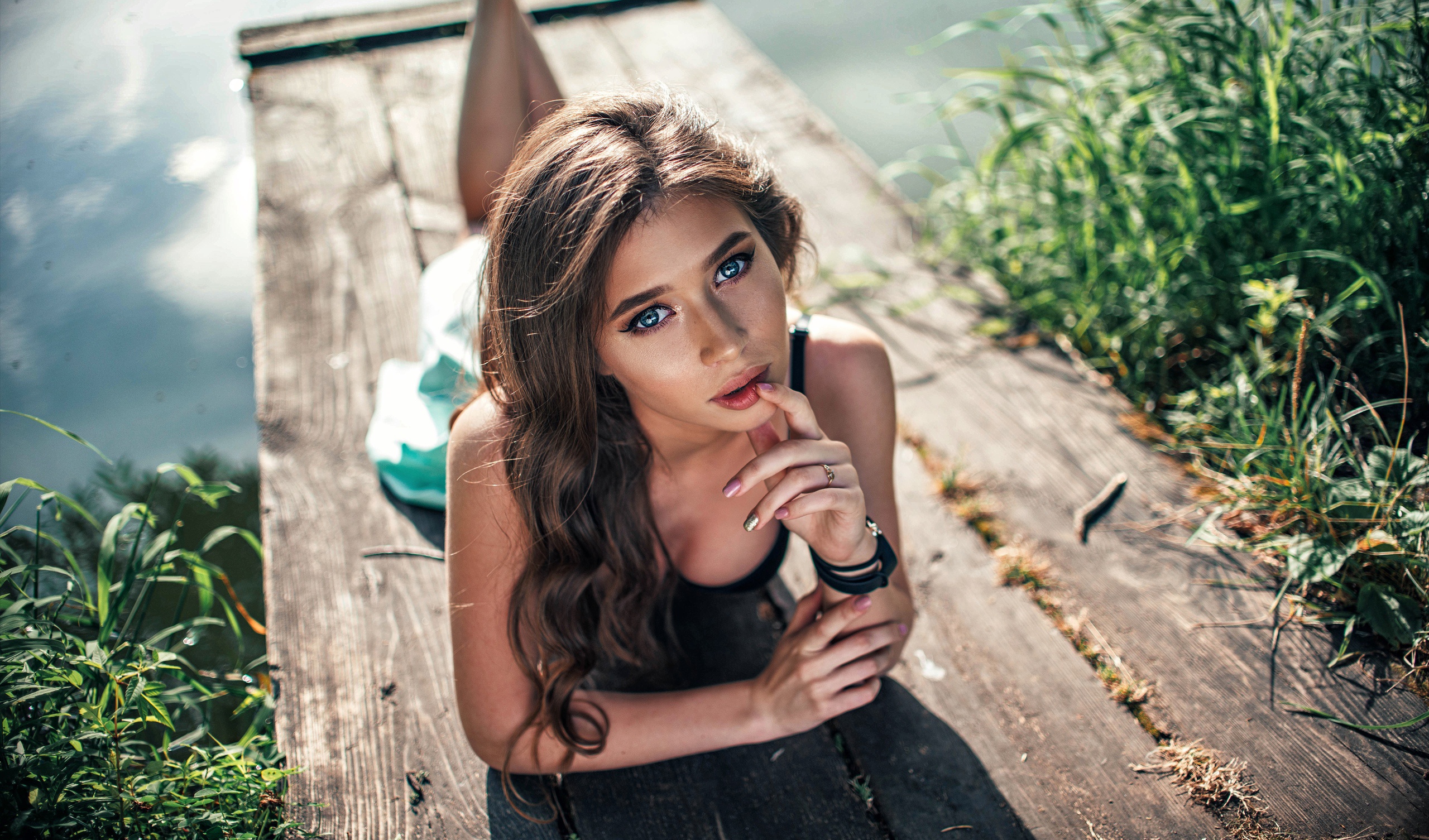 People 2560x1505 Anna Stolyar Sasha Rusko finger on lips women model brunette cleavage women outdoors