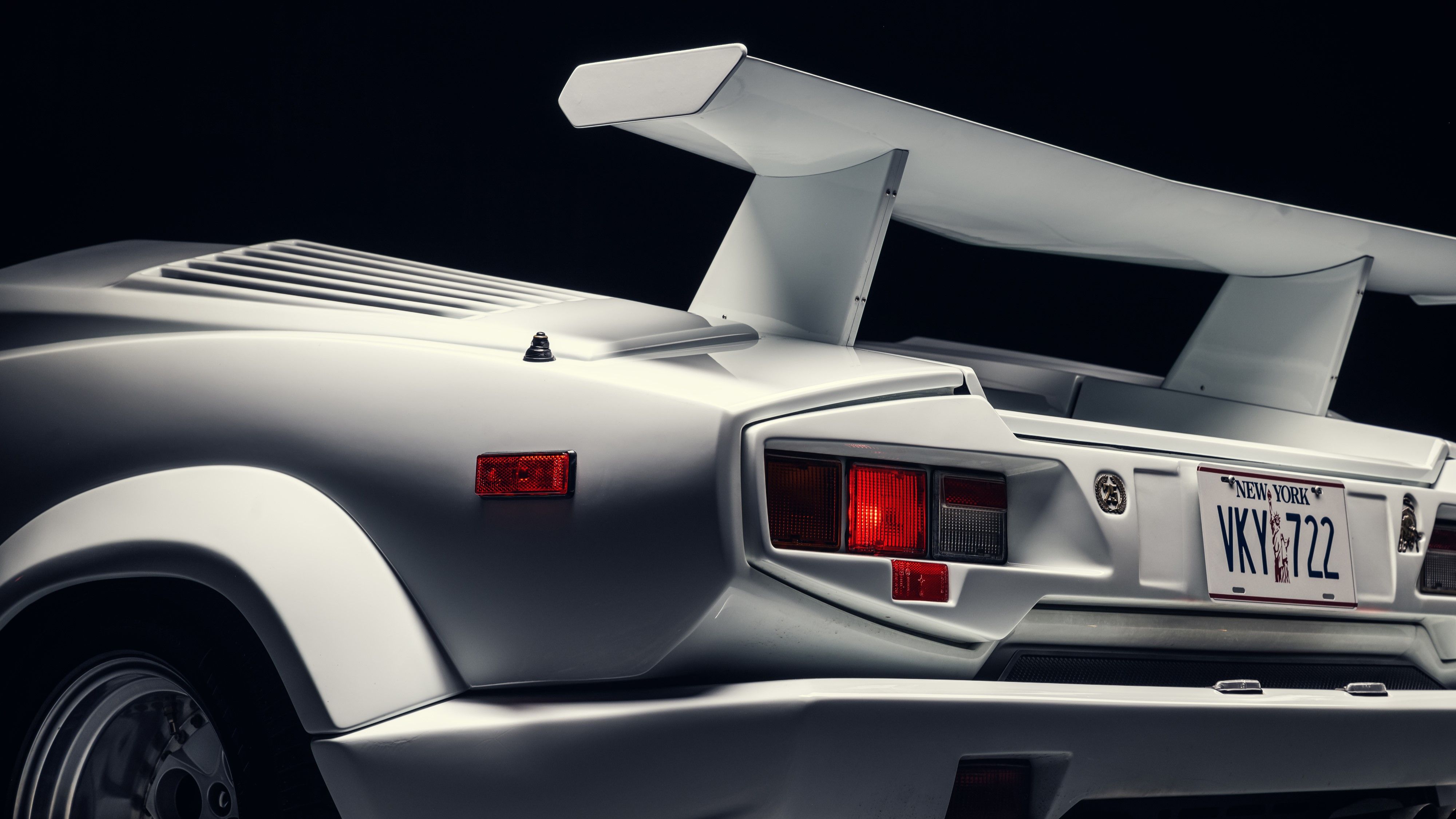 General 4000x2250 Lamborghini Countach Countach 25th Anniversary white cars photography car rear view vehicle licence plates simple background italian cars Volkswagen Group