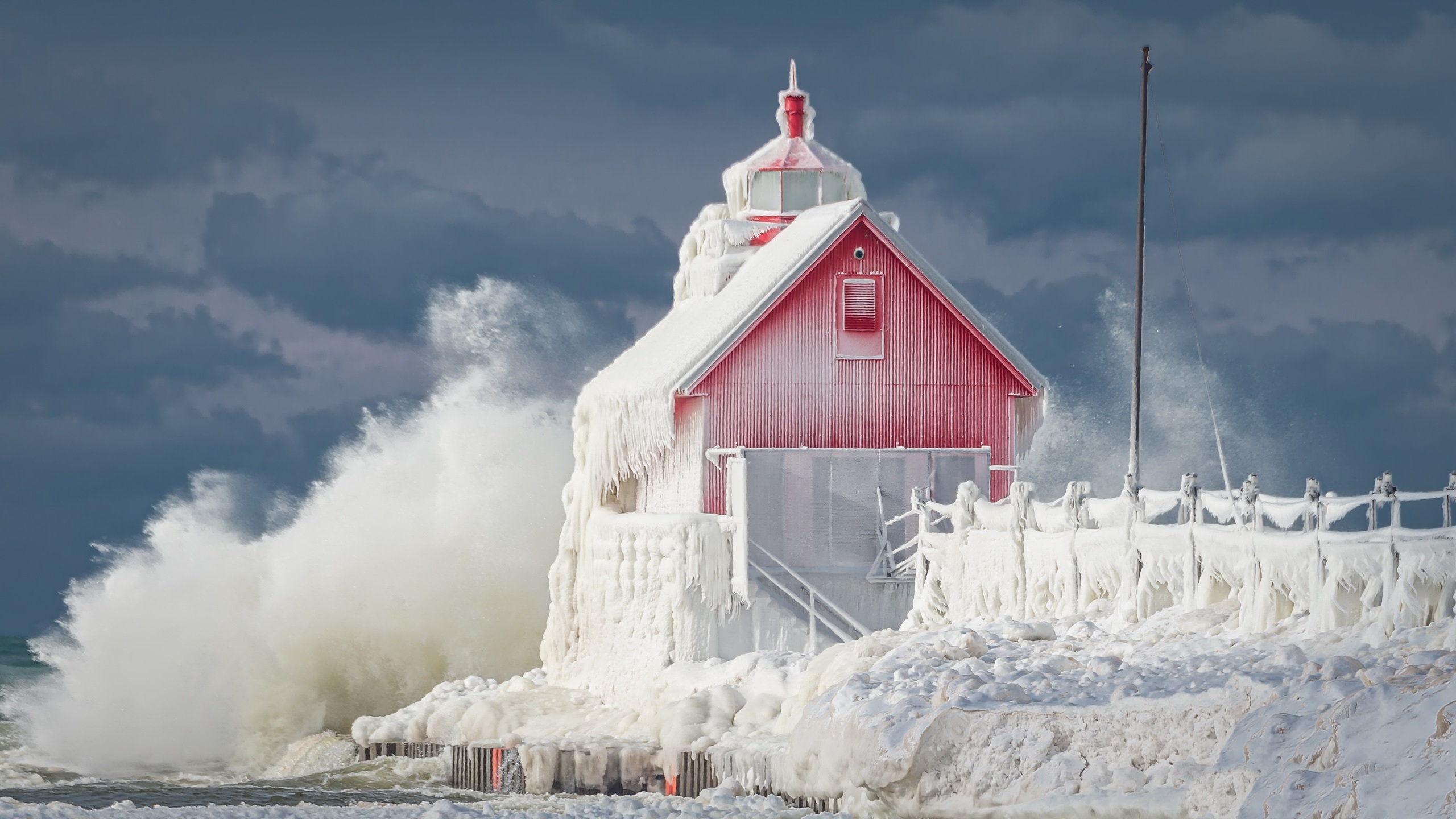 General 2560x1440 winter ice frost cold outdoors snow lighthouse red