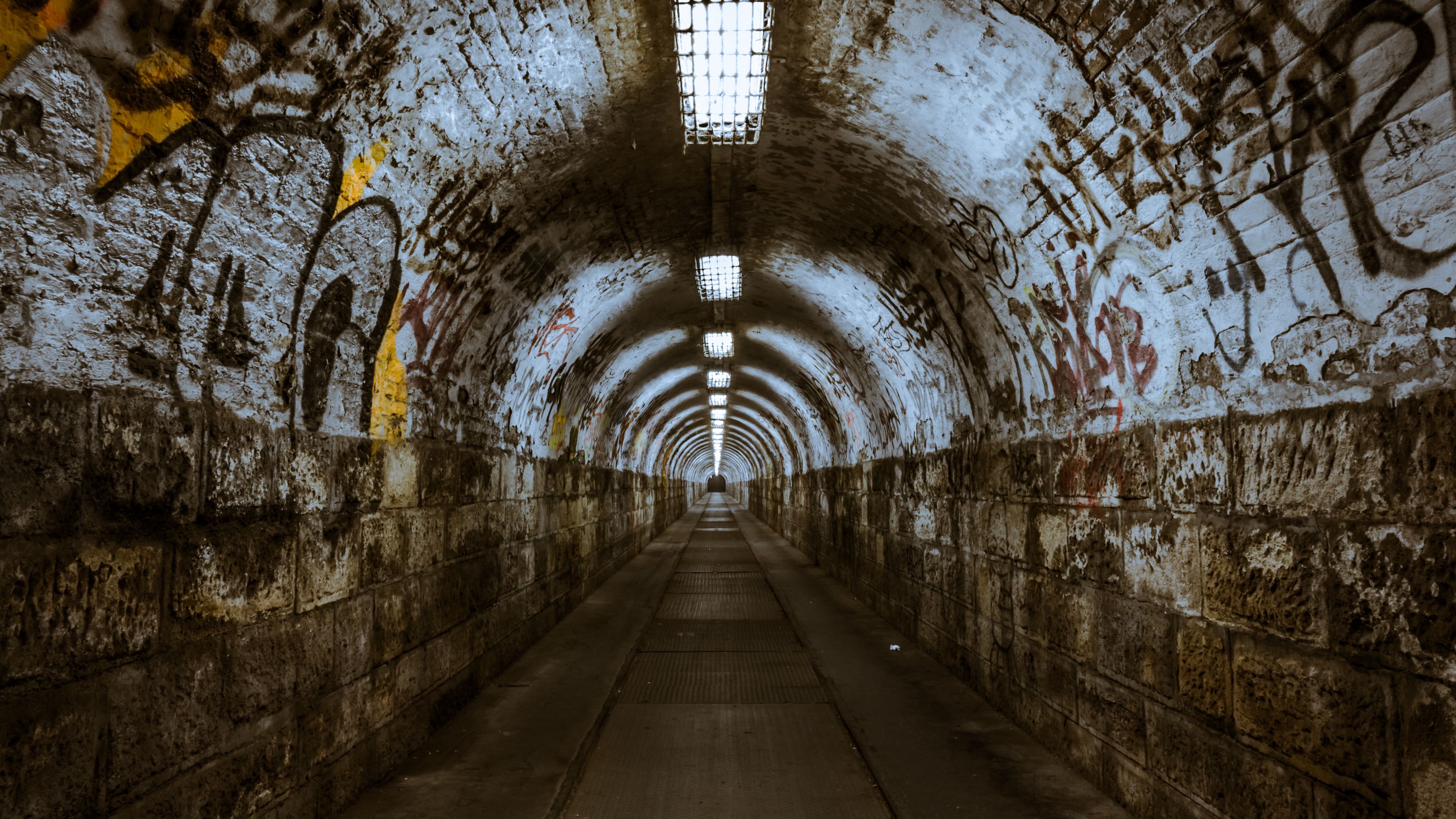General 3840x2160 tunnel underground urban decay graffiti