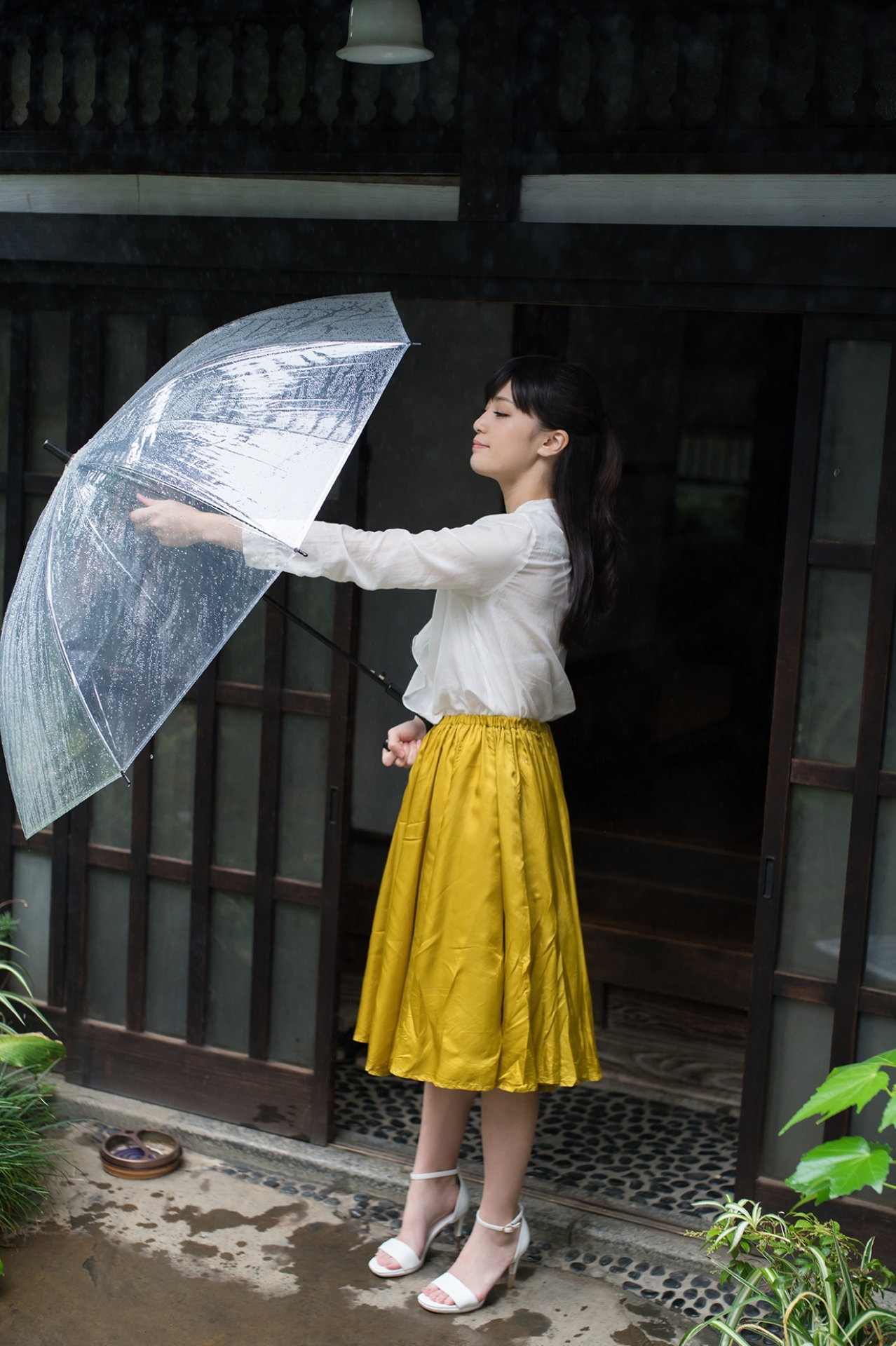 People 1278x1920 Seiko Takasaki wet blouse wet Asian umbrella women