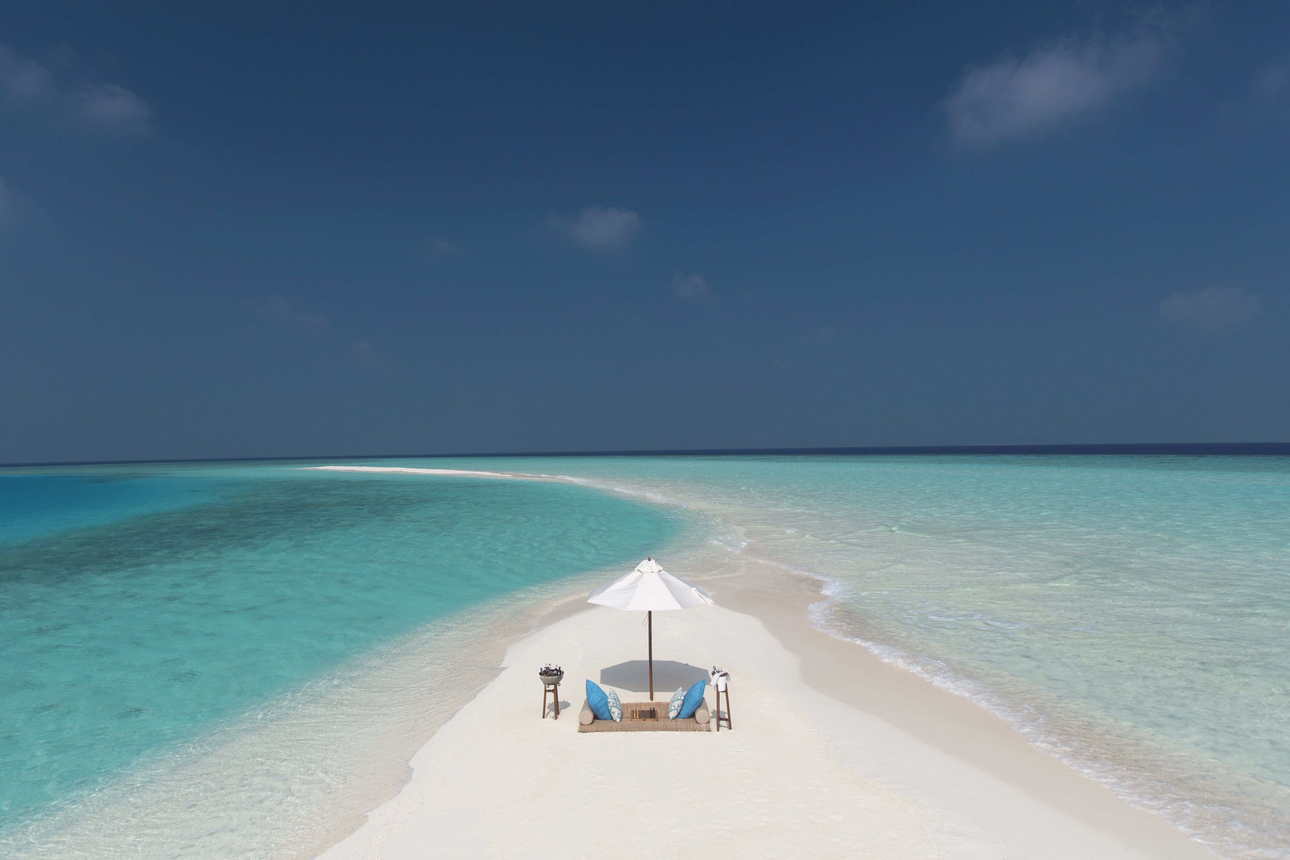General 4320x2880 nature landscape water sea beach sand Maldives island tropical horizon clear water