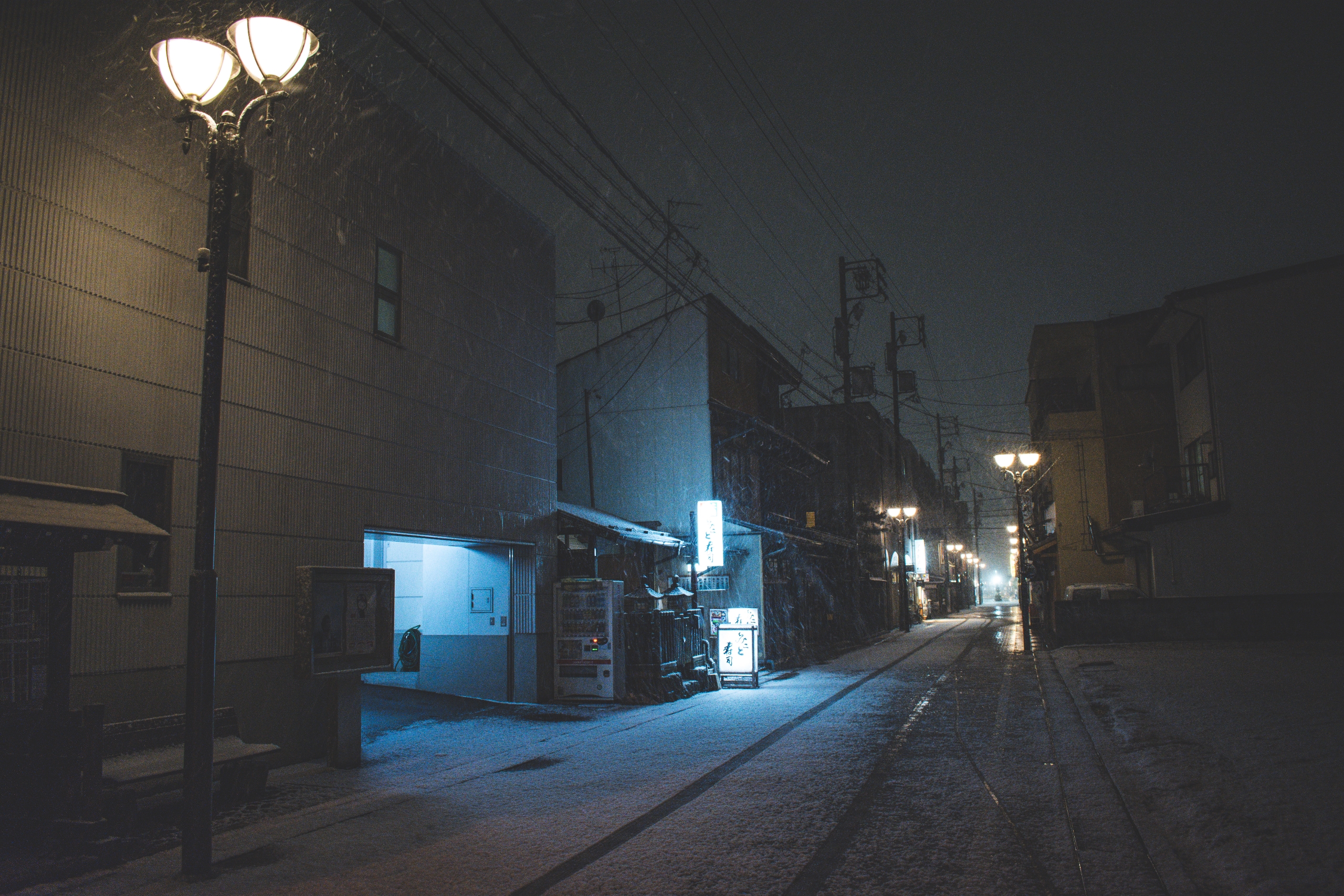 General 2560x1707 Japan cityscape snow urban street night Asia low light winter