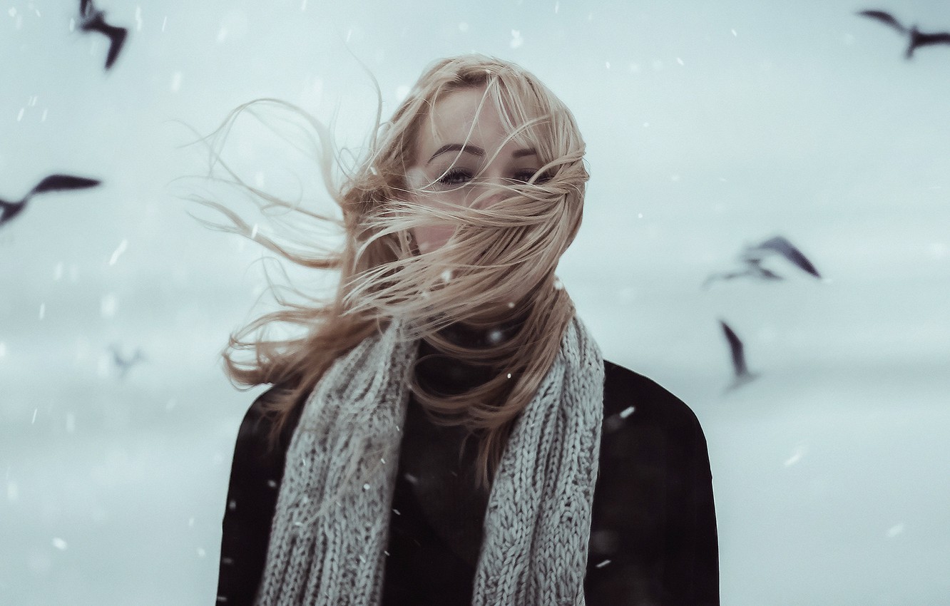 People 1332x850 women model long hair dyed hair straight hair hair blowing in the wind blonde scarf black clothing women outdoors bokeh birds snowing hair in face looking at viewer natural light black coat coats