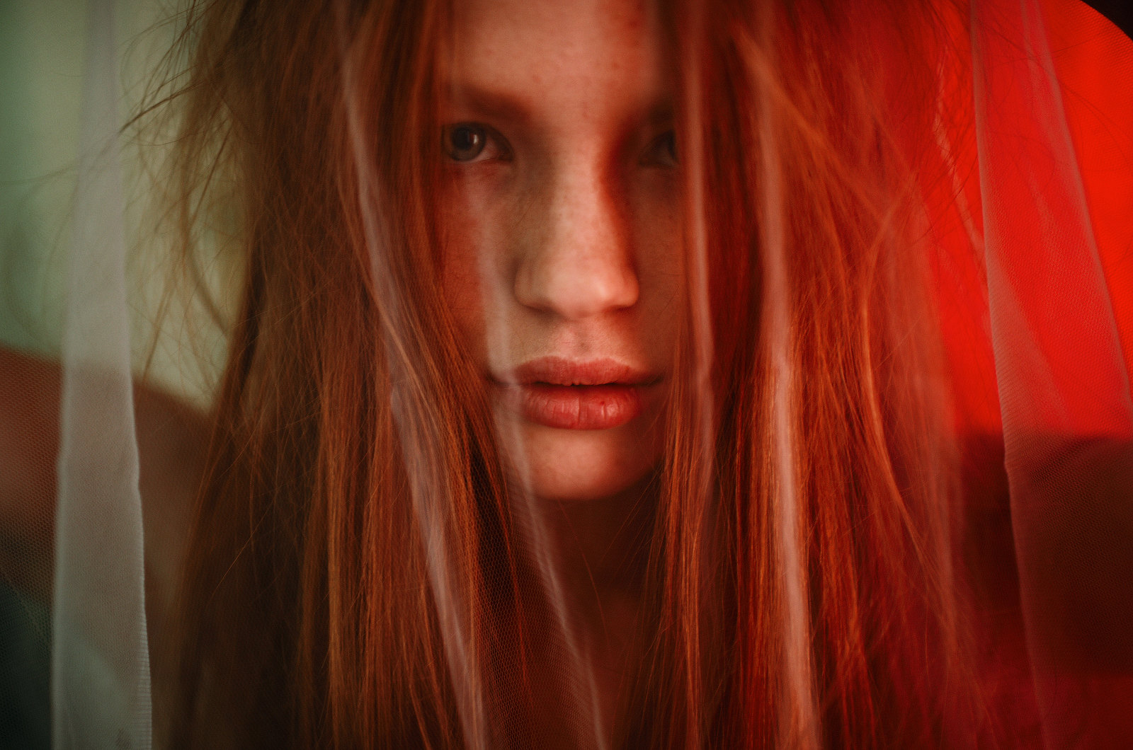 People 1600x1060 women women indoors face redhead long hair portrait