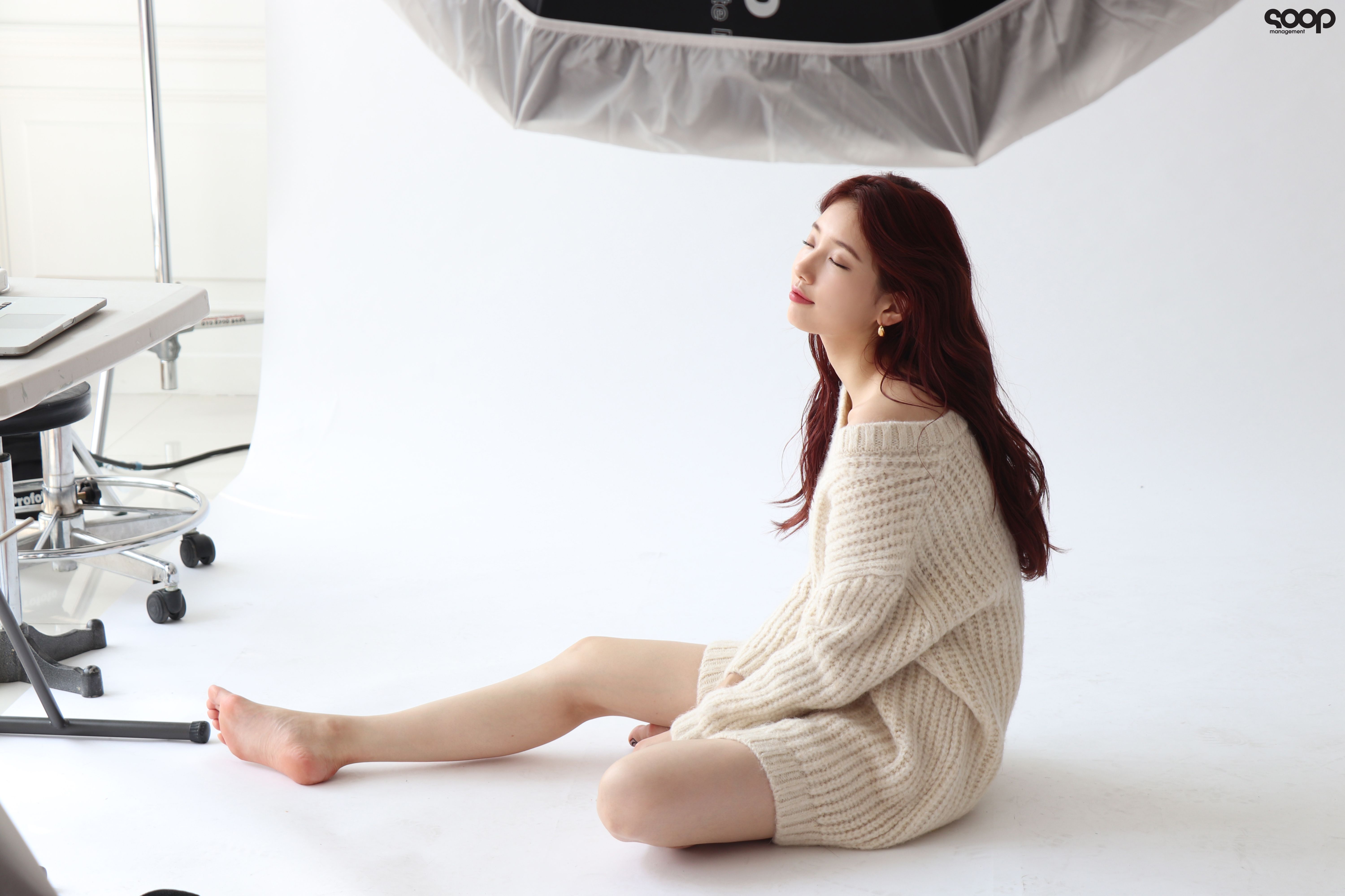 People 6000x4000 Bae Suzy women barefoot closed eyes actress pointed toes Asian