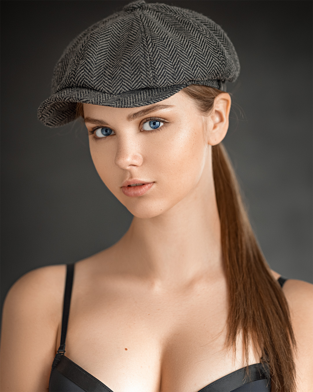 People 1080x1350 Evgeny Sibiraev women model ponytail hat