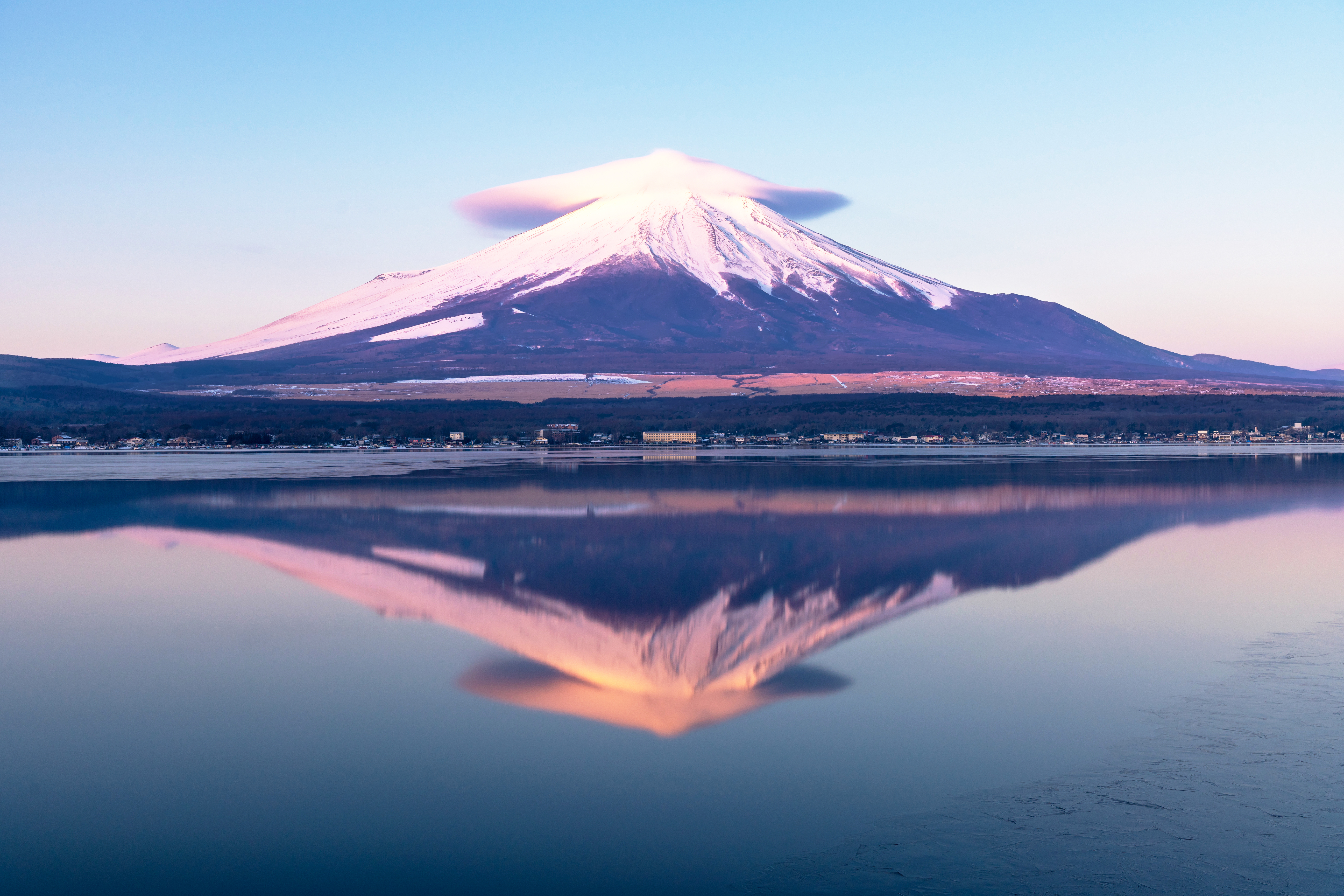 General 5566x3713 Mount Fuji lake clouds Japan