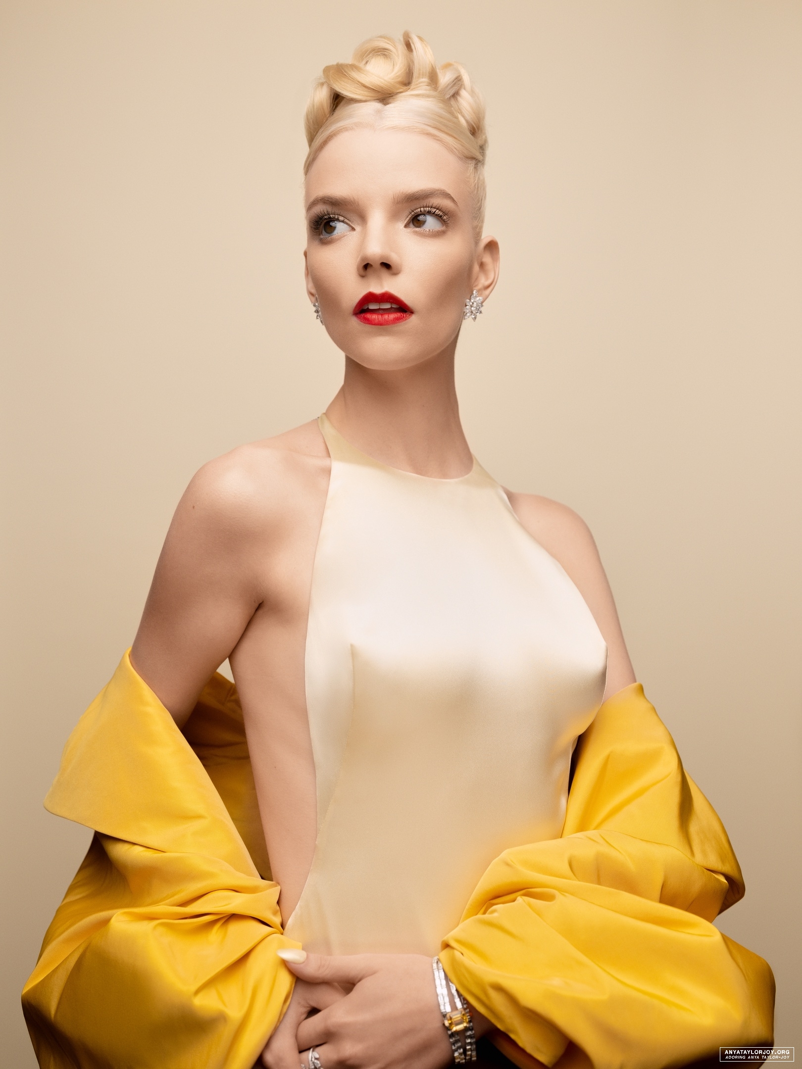 People 1620x2160 Anya Taylor-Joy  women actress blonde red lipstick classy women indoors simple background earring