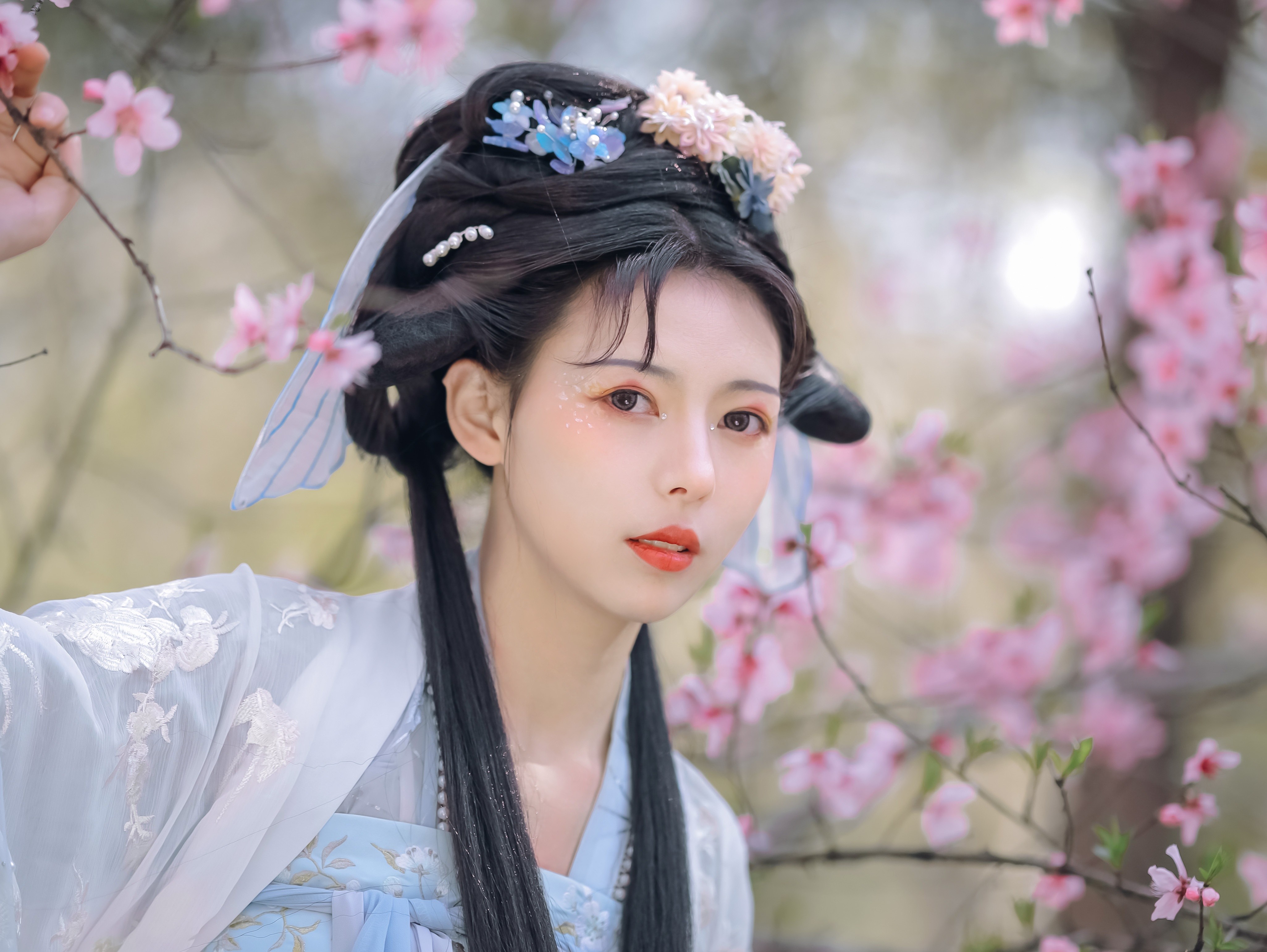 People 4102x3083 hanfu women outdoors flower in hair Asian