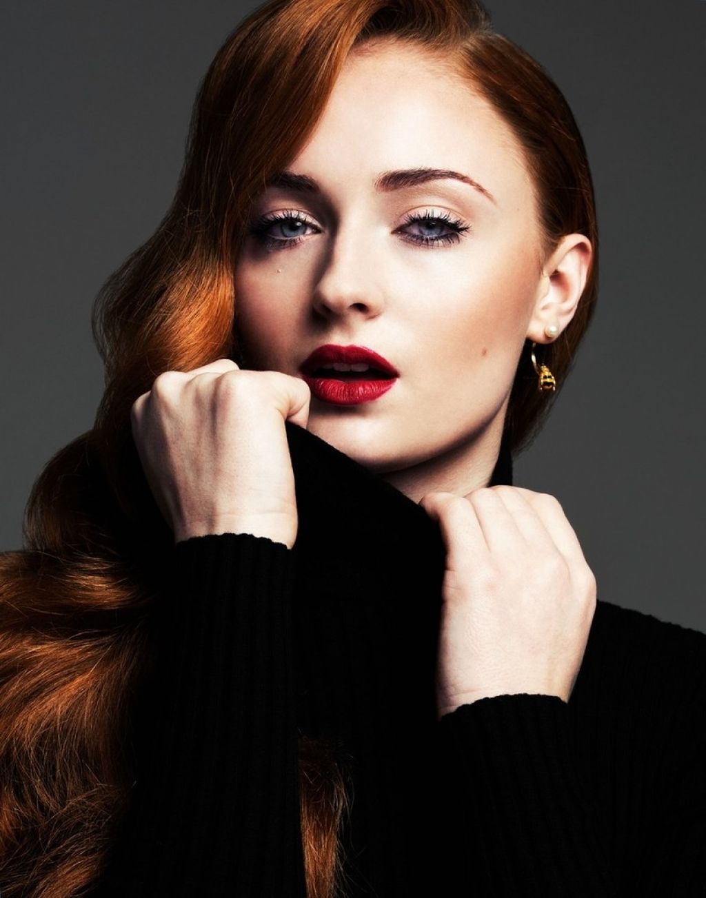 People 1024x1303 Sophie Turner actress blue eyes redhead earring red lipstick women
