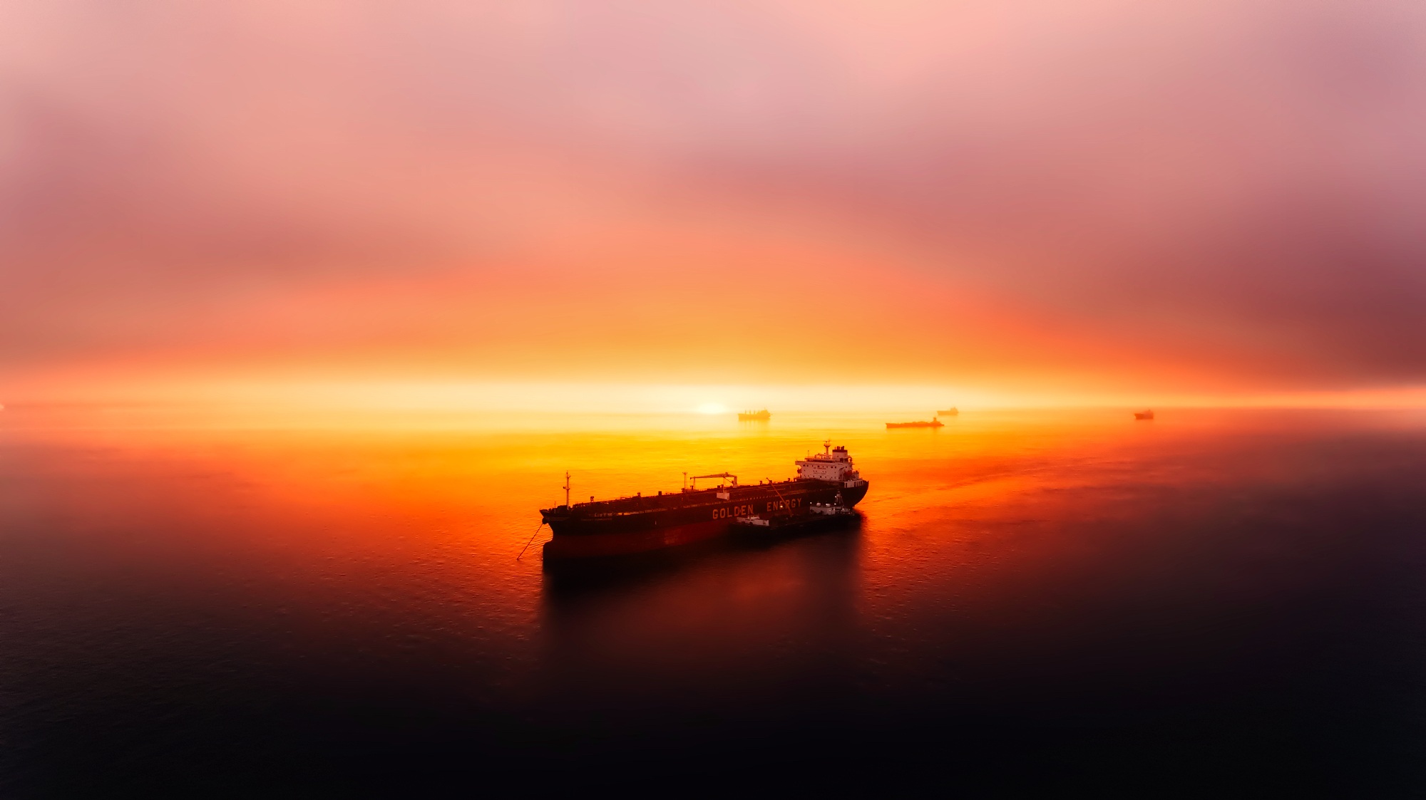 General 2000x1123 photography oil tanker sunset sea