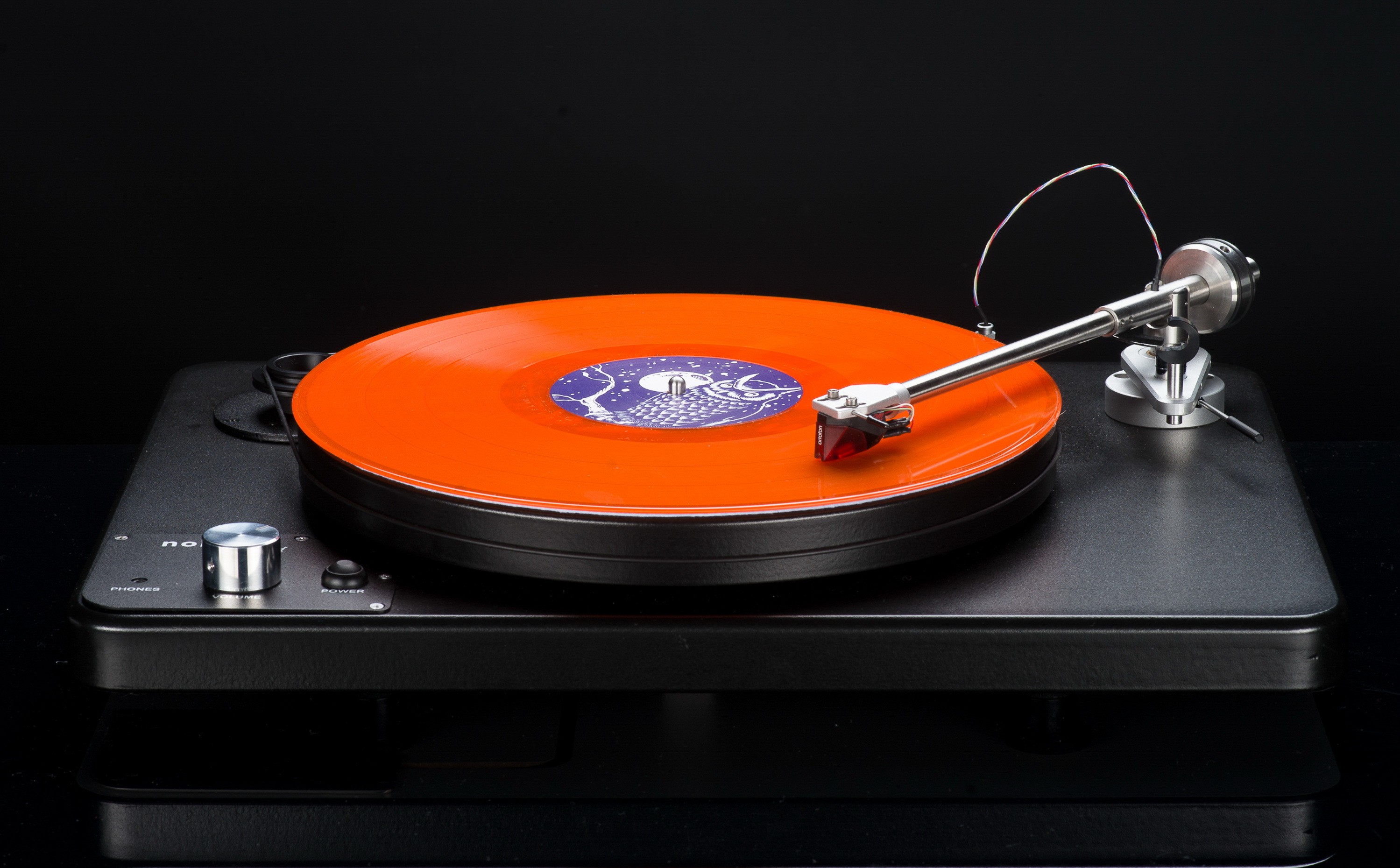 General 2998x1859 music turntables vinyl black background simple background orange