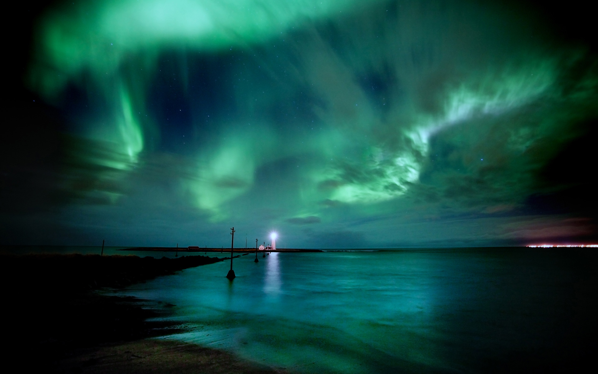 General 1920x1200 lighthouse sea night nordic landscapes skyscape nature outdoors aurorae green