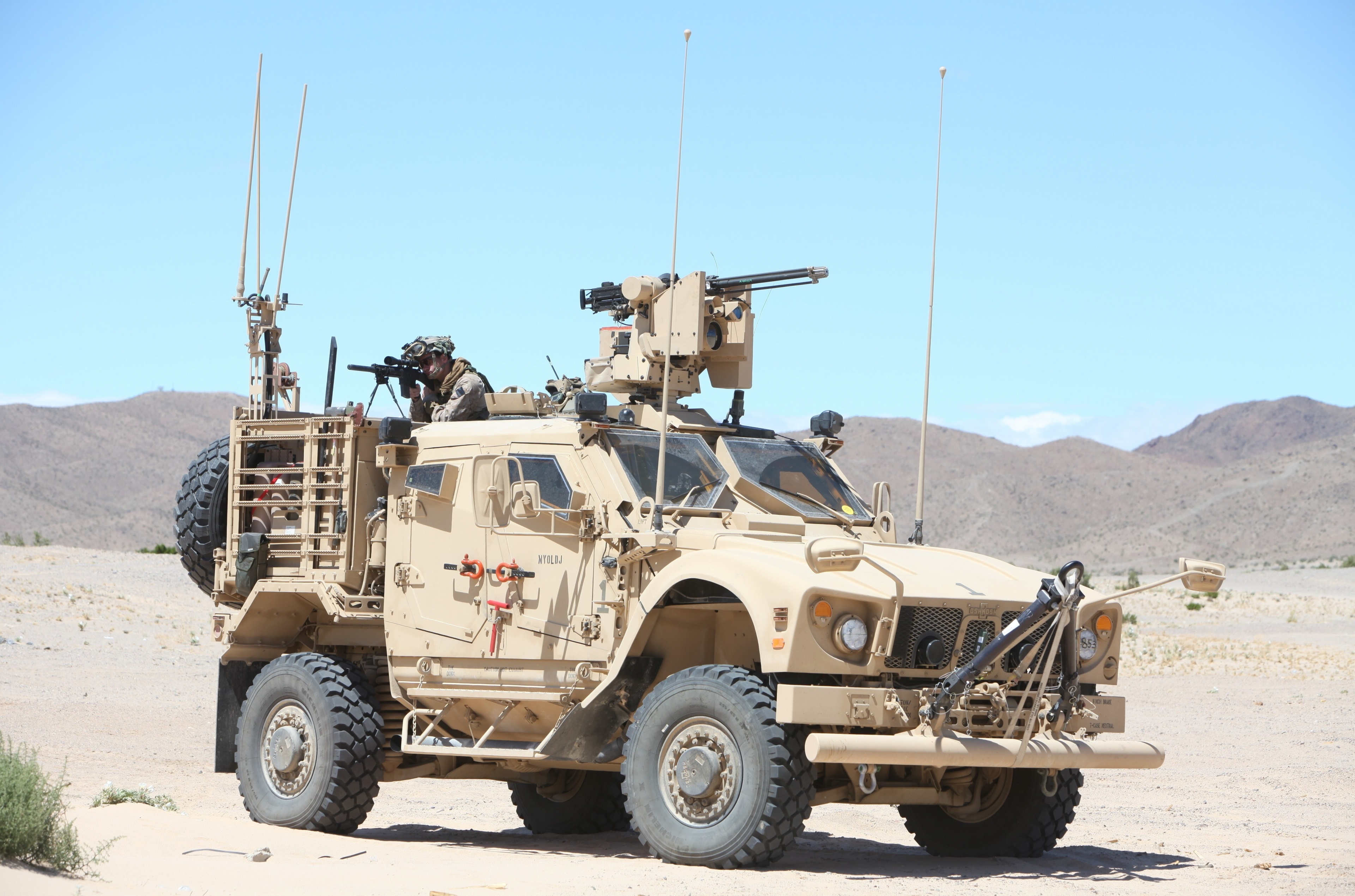 General 3840x2539 United States Army MRAP military sand desert weapon gun