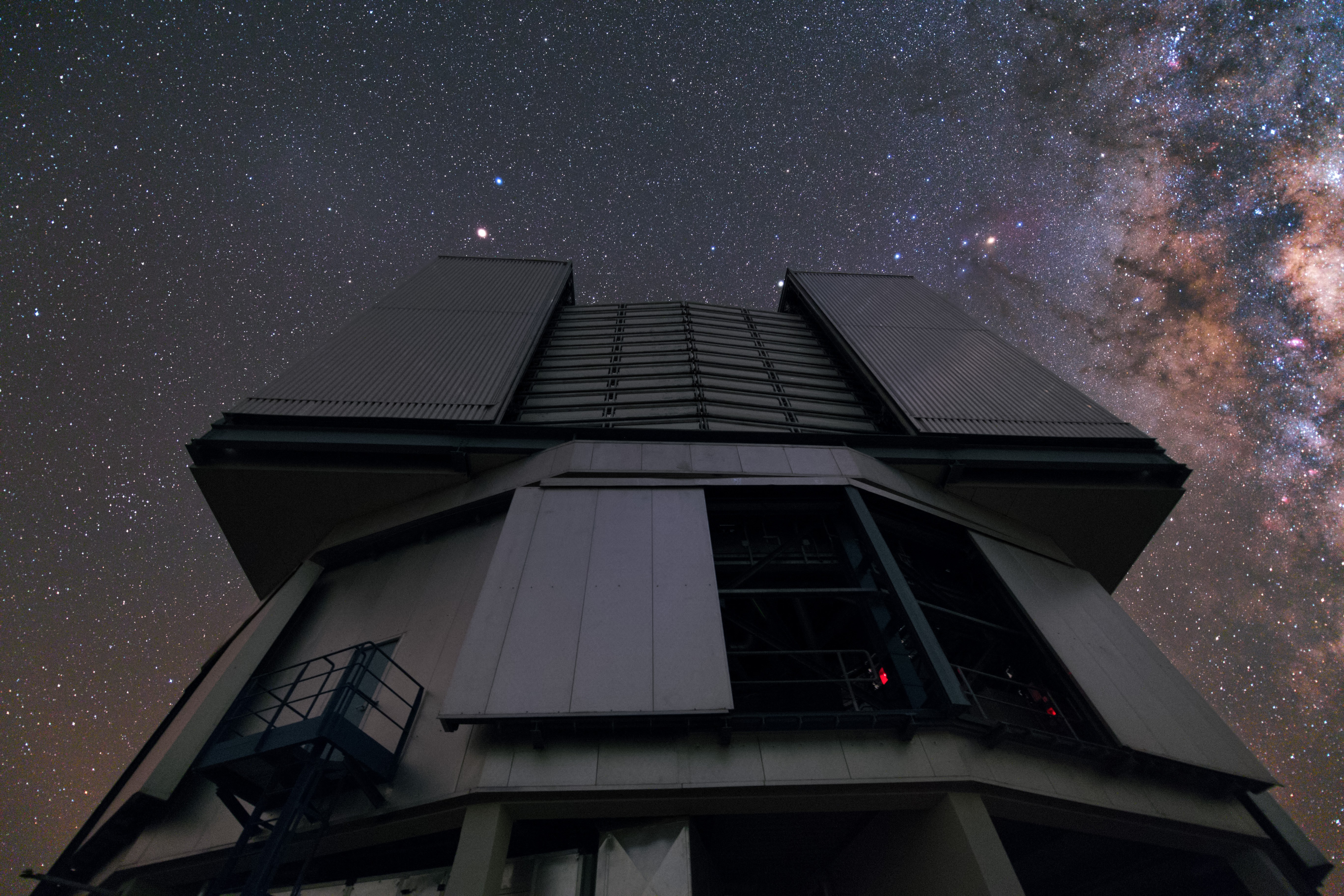 General 5472x3648 photography landscape nature Milky Way starry night long exposure observatory telescope astronomy technology building architecture Chile