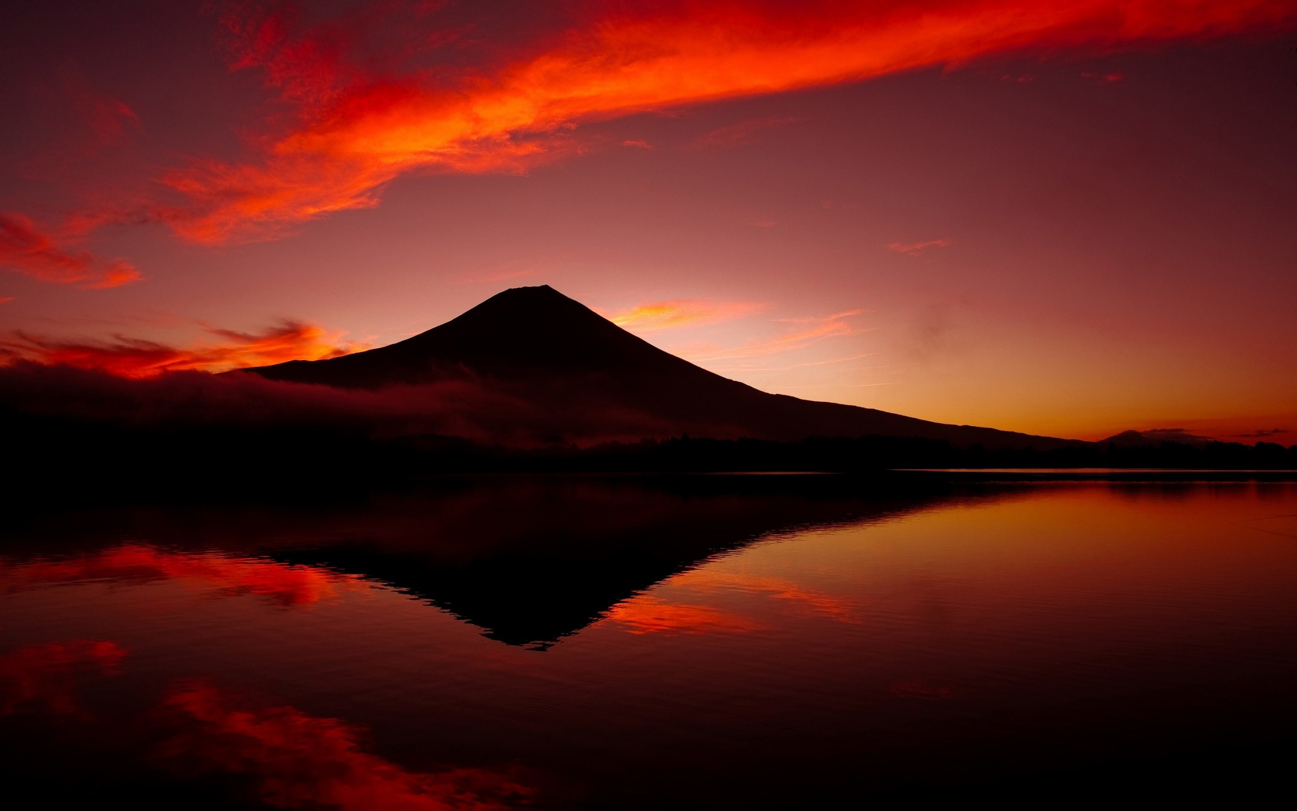 General 2560x1600 Mount Fuji volcano Japan mountains lake reflection landscape photography clouds sky red Asia nature dark