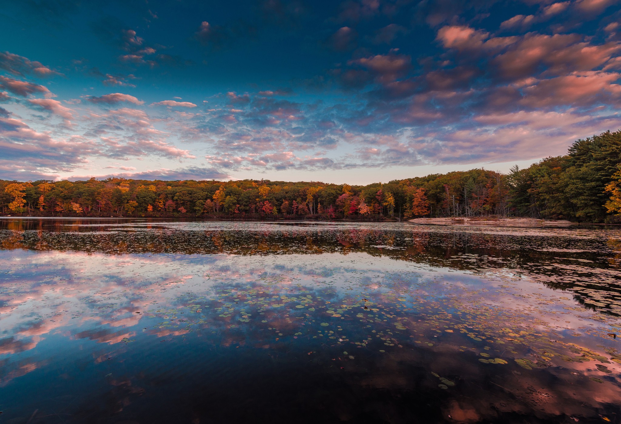 General 2048x1397 landscape lake forest fall red leaves nature water sky clouds trees