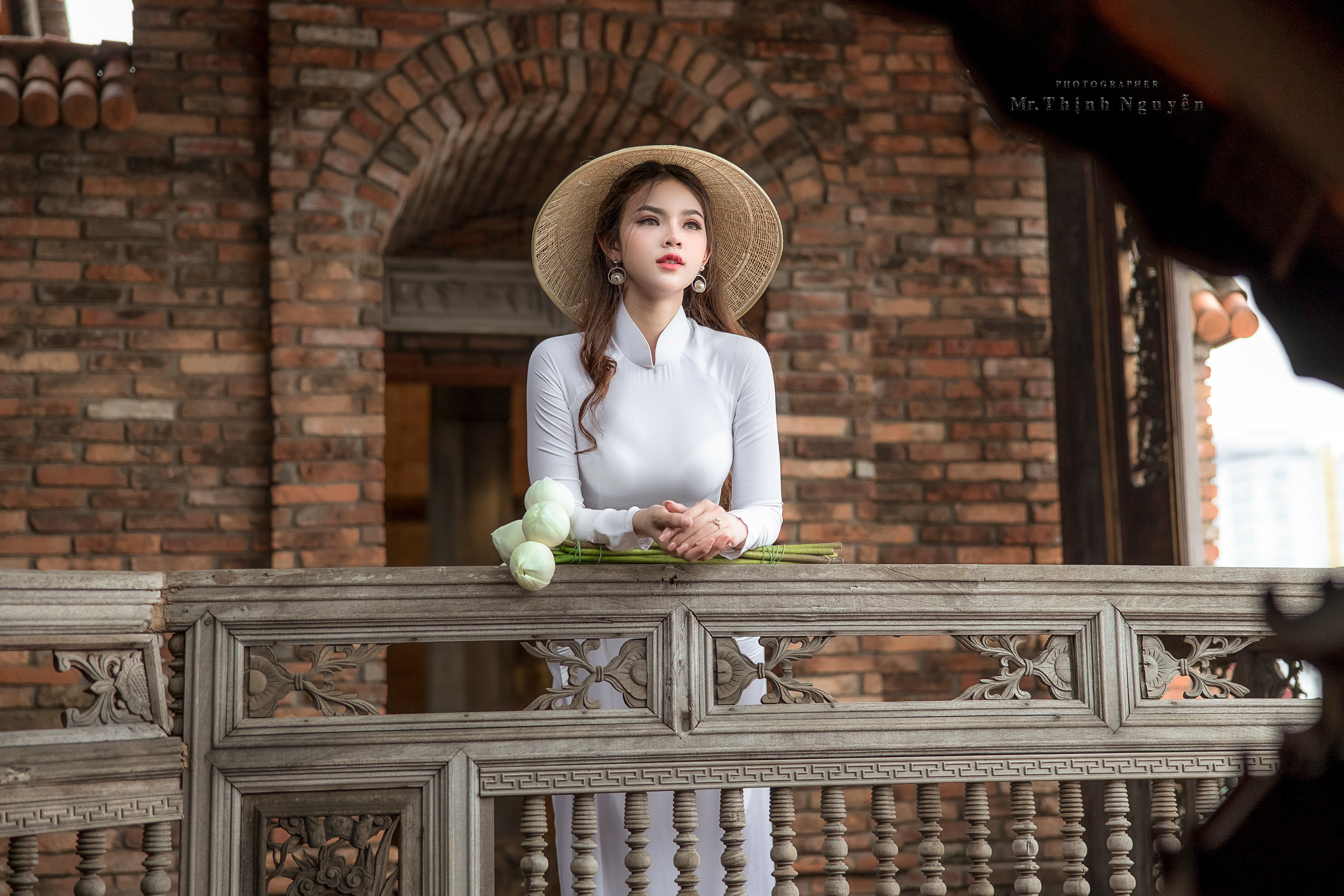 People 2048x1365 Asian model women long hair brunette white dress straw hat traditional clothing áo dài Vietnam Vietnamese Vietnam dress thịnh nguyễn