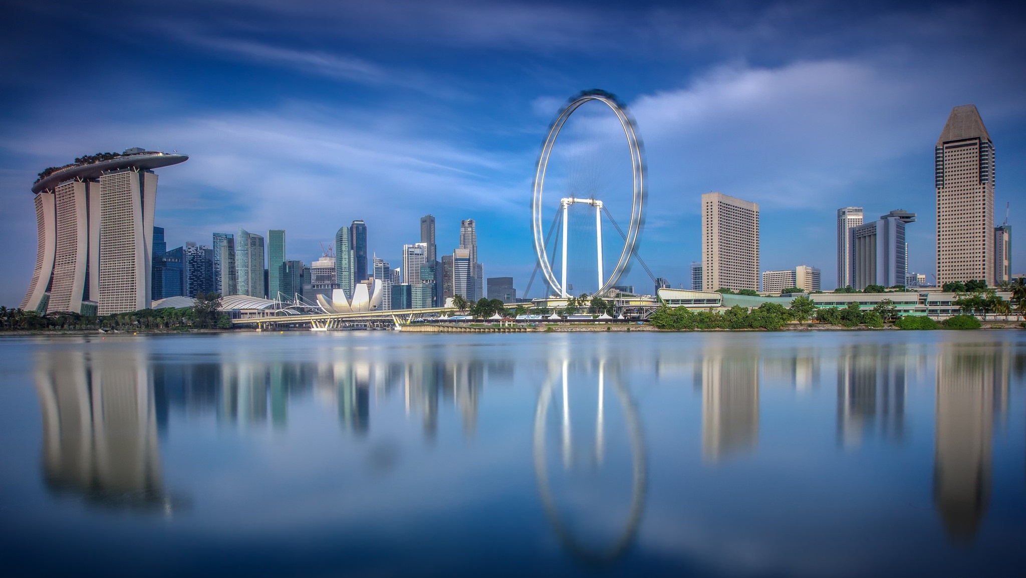General 2048x1154 Singapore sky cityscape long exposure ferris wheel city Marina Bay