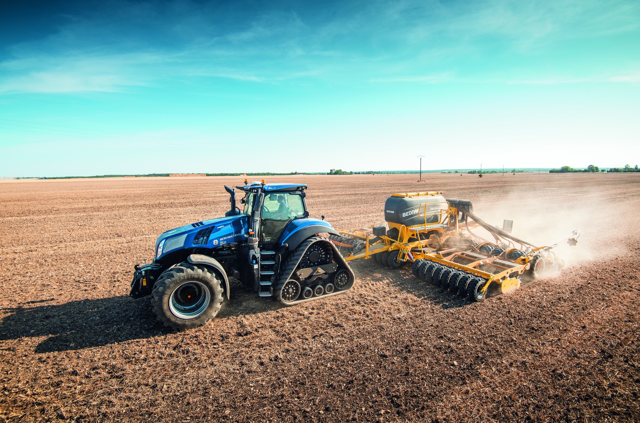 General 2560x1694 tractors field vehicle farming machine heavy equipment