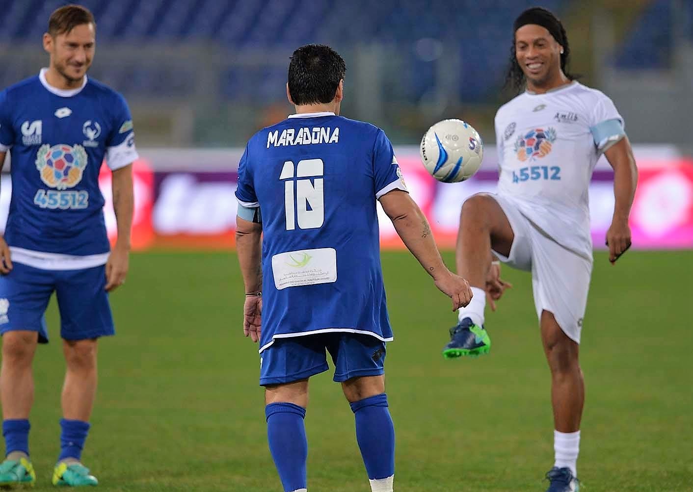 People 1412x1003 Francesco Totti Maradona Ronaldinho Football  Football Player