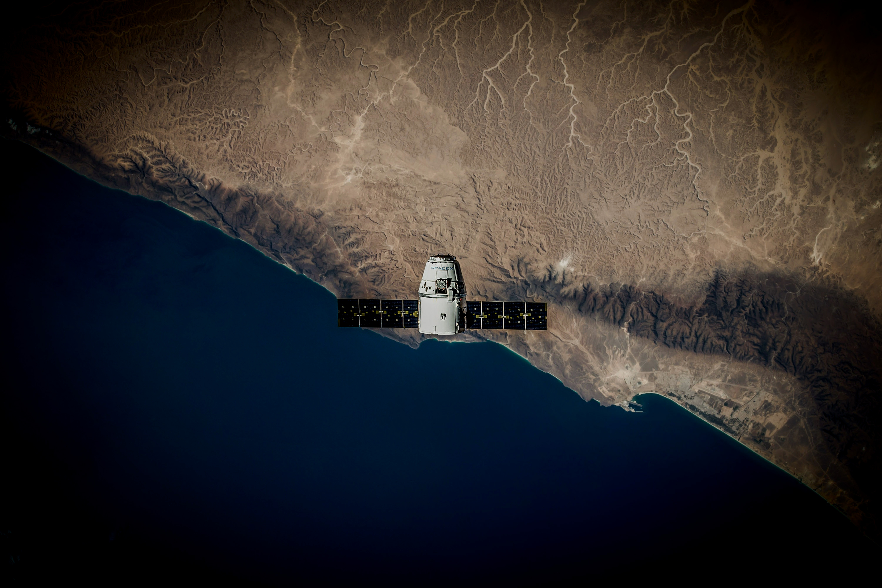General 3000x2000 space SpaceX satellite coast orbital view
