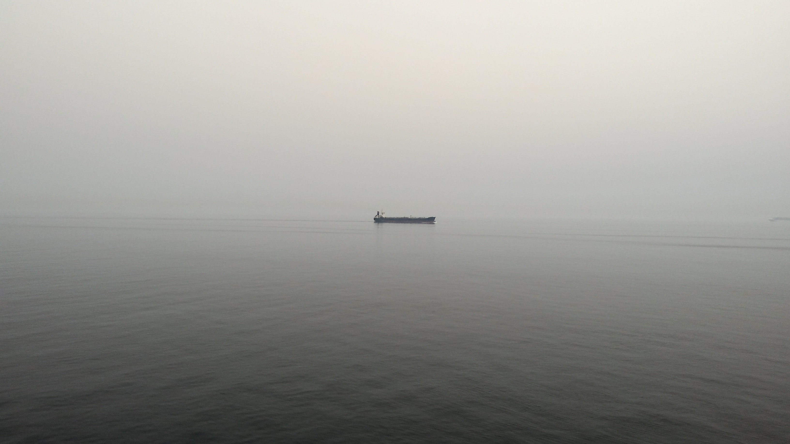 General 3264x1836 photography sea boat alone mist