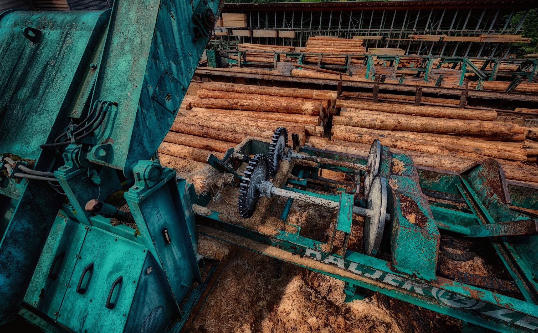 General 2047x1267 Sawmills machine wood