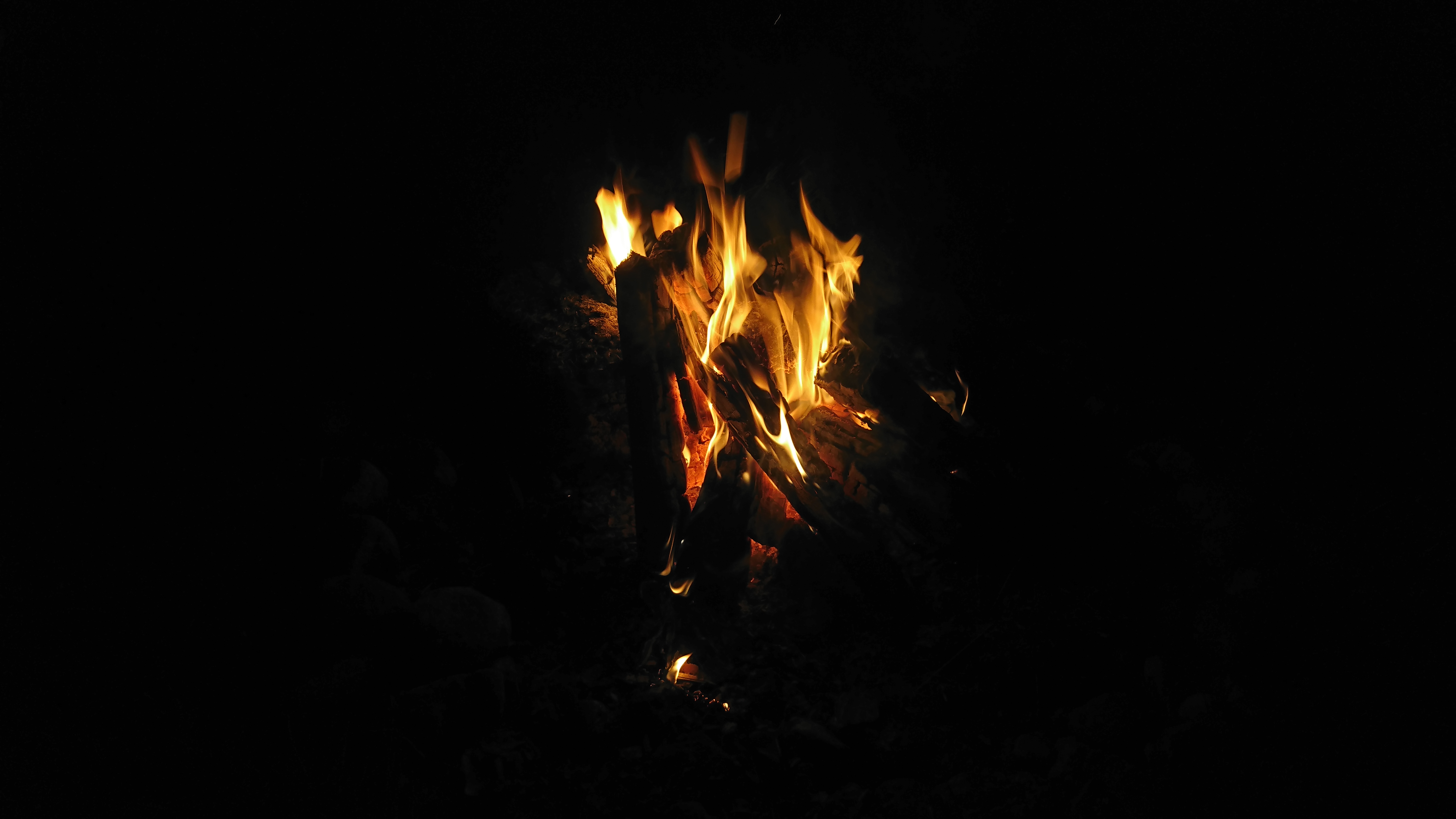 General 5984x3366 night dark fire bonfires