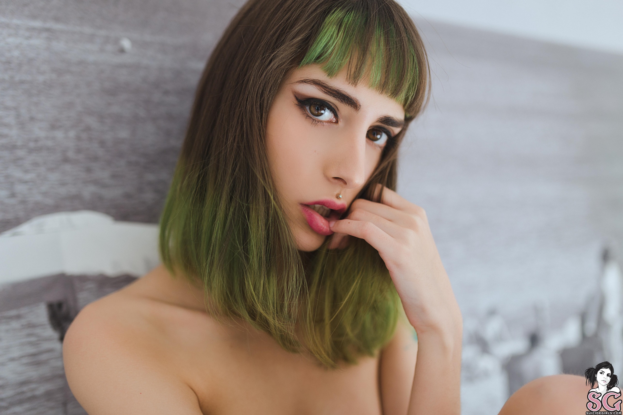 People 2570x1713 Marshmallow Suicide model Suicide Girls women indoors women face dyed hair piercing bare shoulders closeup watermarked