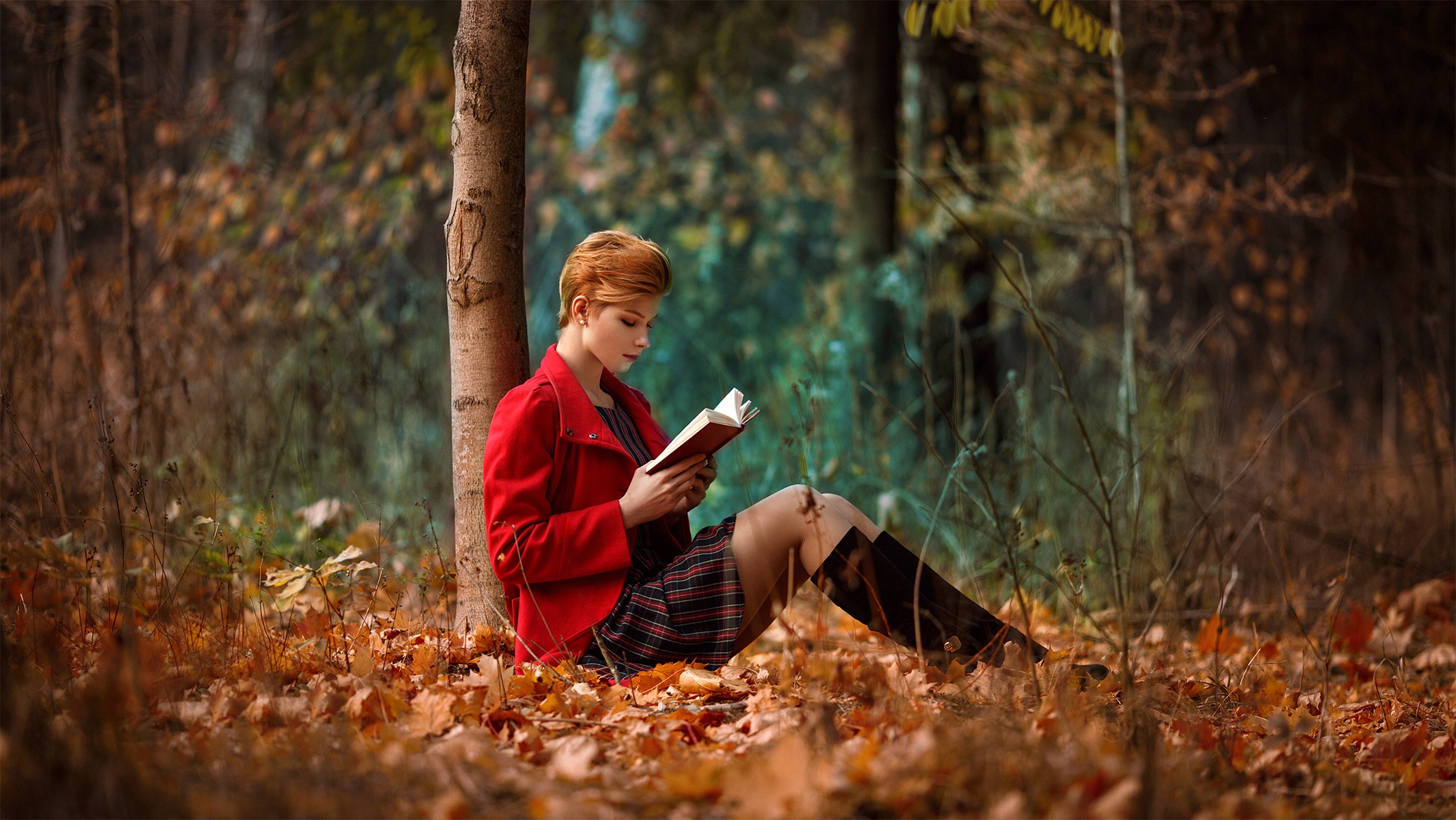 People 2133x1200 Anastasia Zhilina women model redhead reading books pearl earrings coats red coat dress boots sitting on the floor forest nature bokeh depth of field trees leaves fall outdoors profile women outdoors short hair