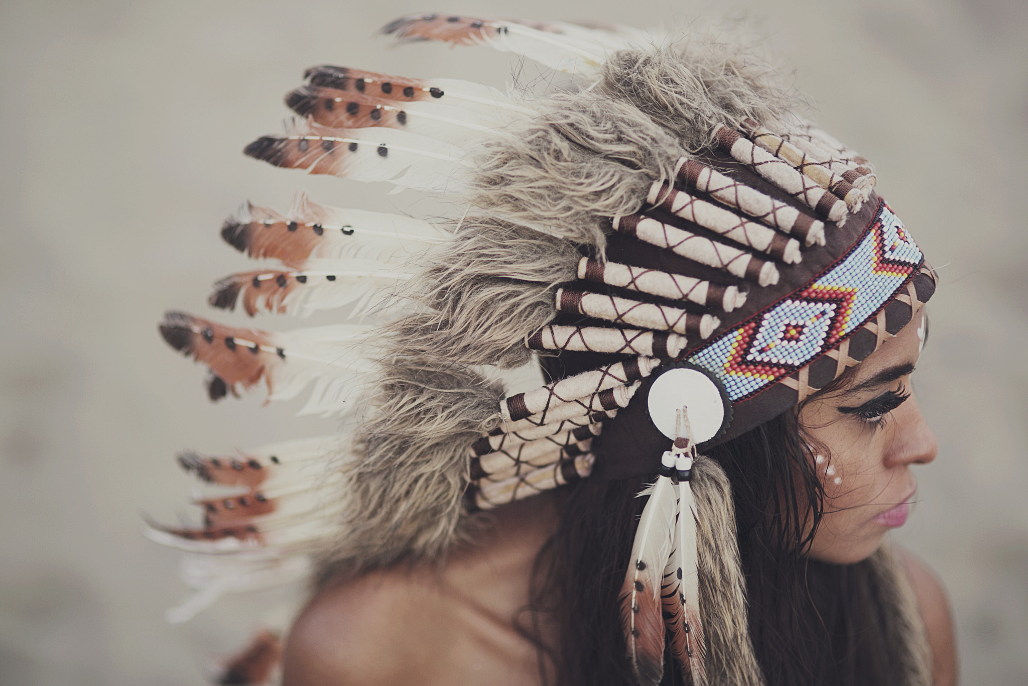People 2048x1366 women model makeup brunette long hair collarbone looking away feathers headdress Native American clothing