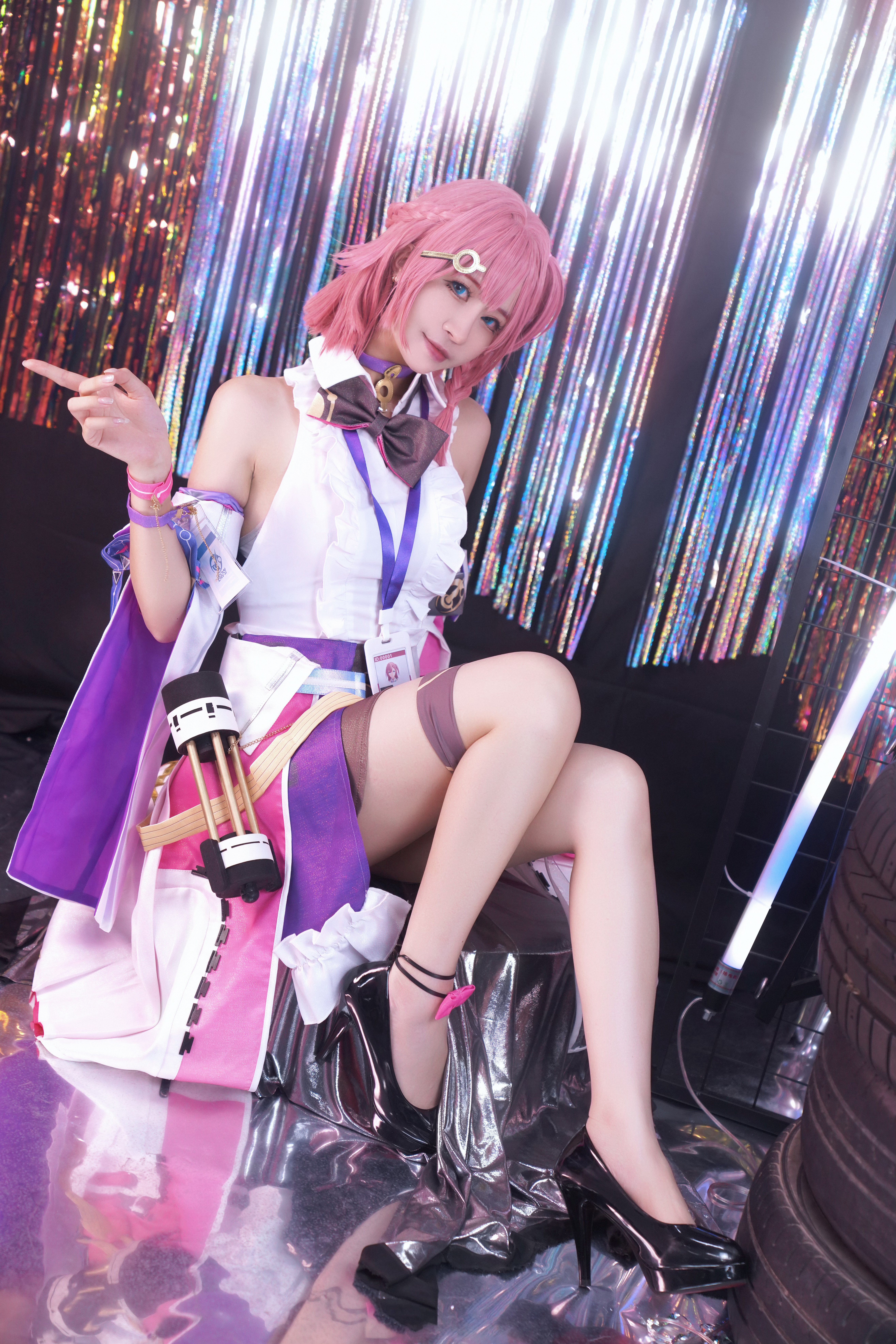People 5262x7892 cosplay Honkai: Star Rail Asta (Honkai: Star Rail) bare shoulders Asian portrait display sitting looking at viewer heels high heels hair ornament closed mouth smiling short hair pink hair blue eyes reflection pointed toes bent legs
