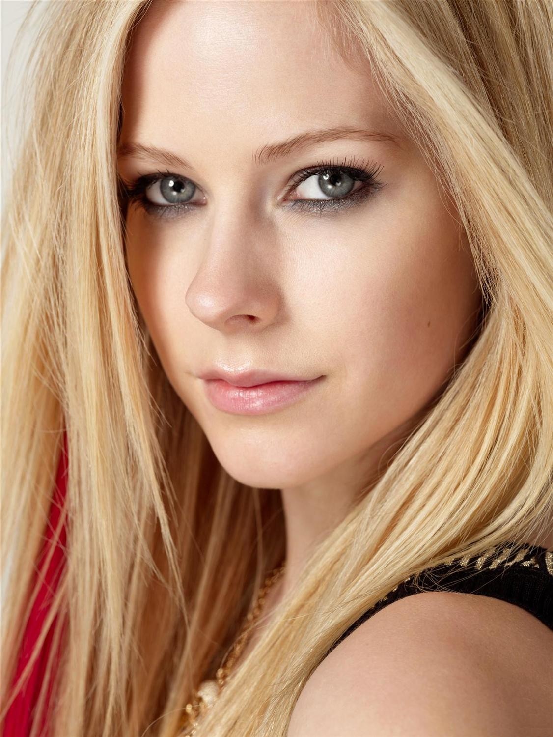 People 1126x1500 Avril Lavigne blonde women face