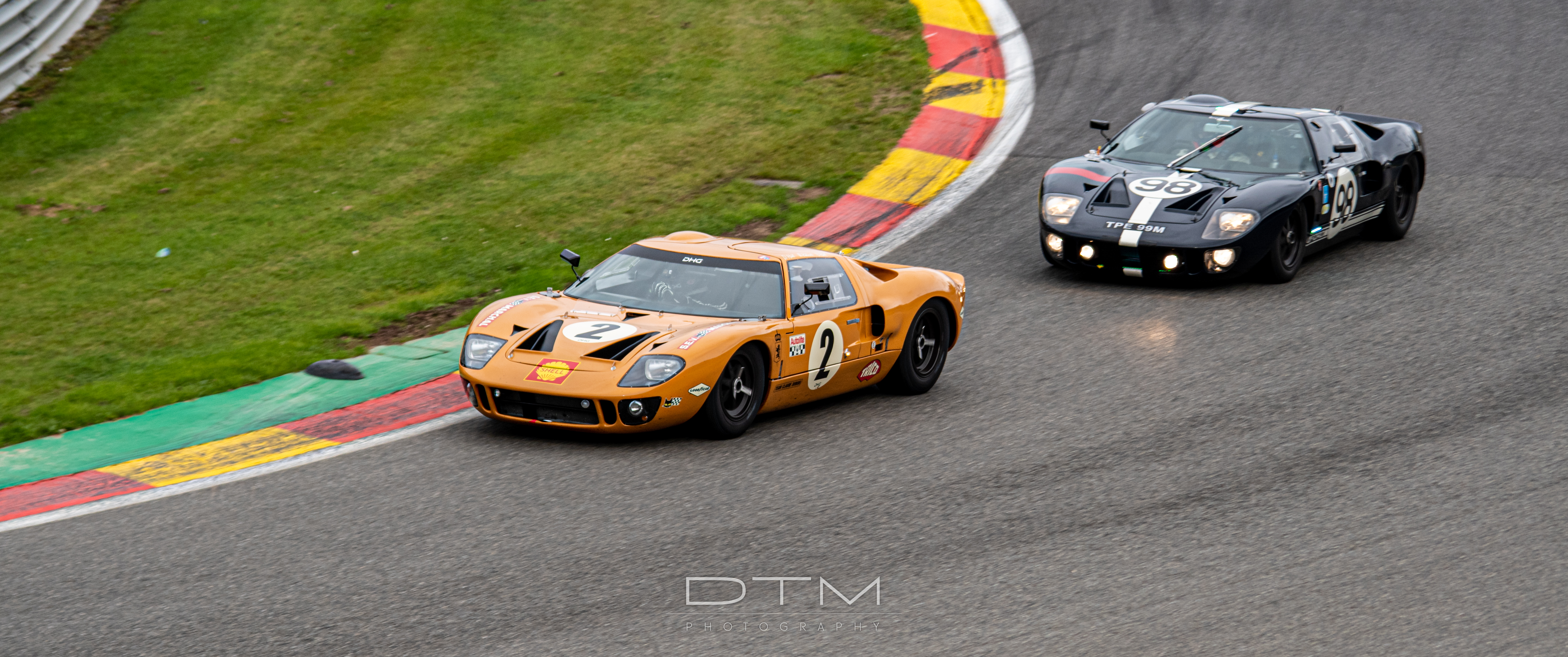 General 5568x2331 Ford GT40 Spa-Francorchamps dtm photography race cars car race tracks grass frontal view American cars Ford