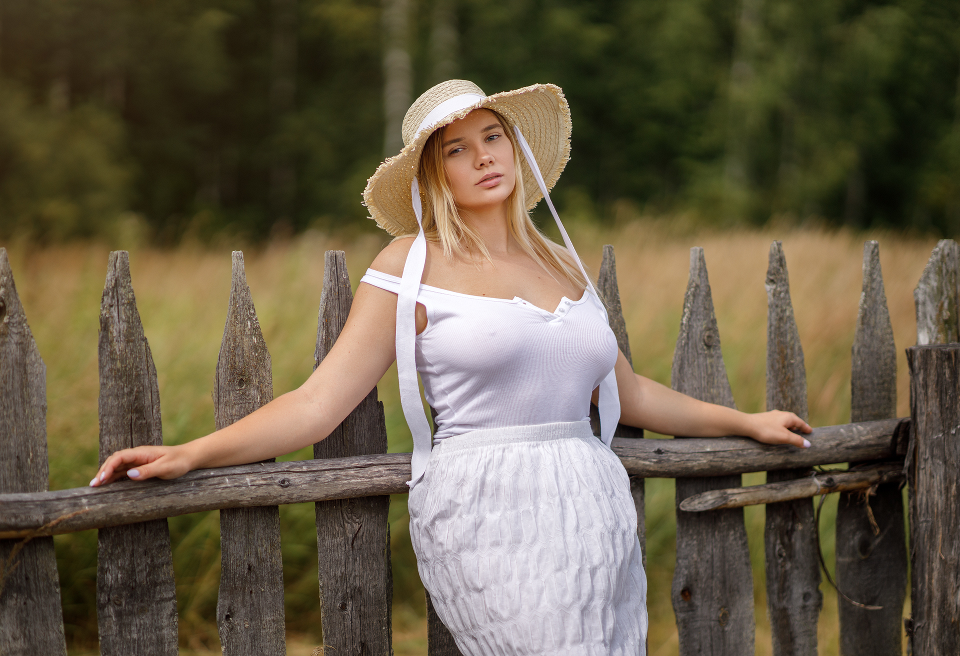 Natalia Tihomirova Women Model Women Outdoors Bare Shoulders White Tops Nipple Bulge 