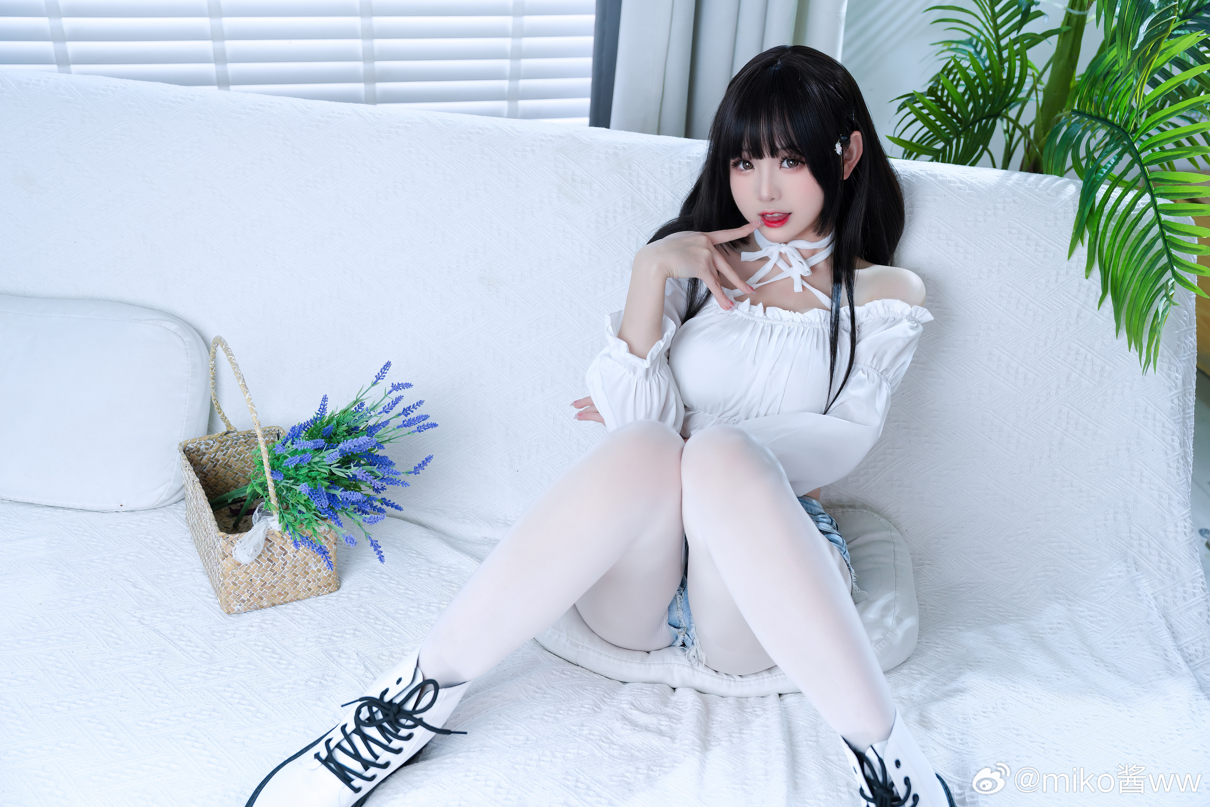 People 4096x2732 Miko Sauce portrait Asian jean shorts cutoffs white tights white pantyhose
