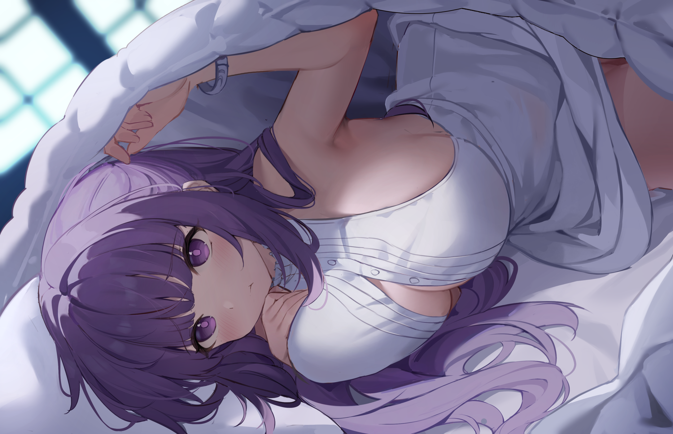 Anime 2173x1400 anime anime girls Fern (Sousou No Frieren) Sousou No Frieren in bed looking at viewer blushing purple hair purple eyes Nahaki huge breasts bracelets sideboob open shirt lying down lying on front indoors women indoors sheets sleeveless armpits bed closed mouth