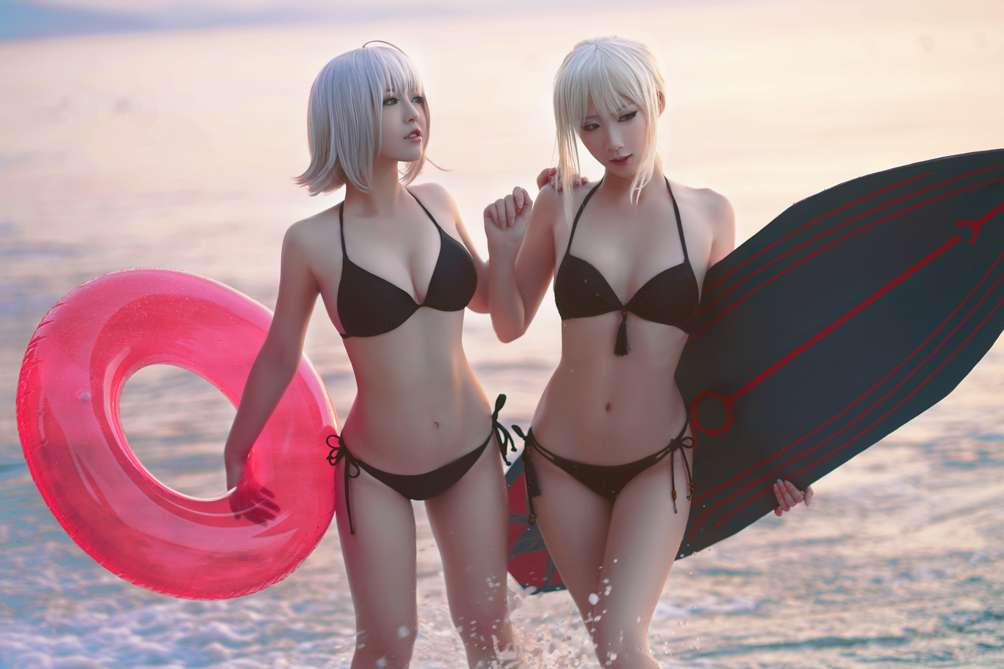 People 2000x1334 women model cosplay Chinese Chinese model Banbanko_ Suǒsuǒ-sophia Fate series Fate/Grand Order Saber Alter two women cleavage swimwear women outdoors Jeanne (Alter) (Fate/Grand Order) surfboards Asian