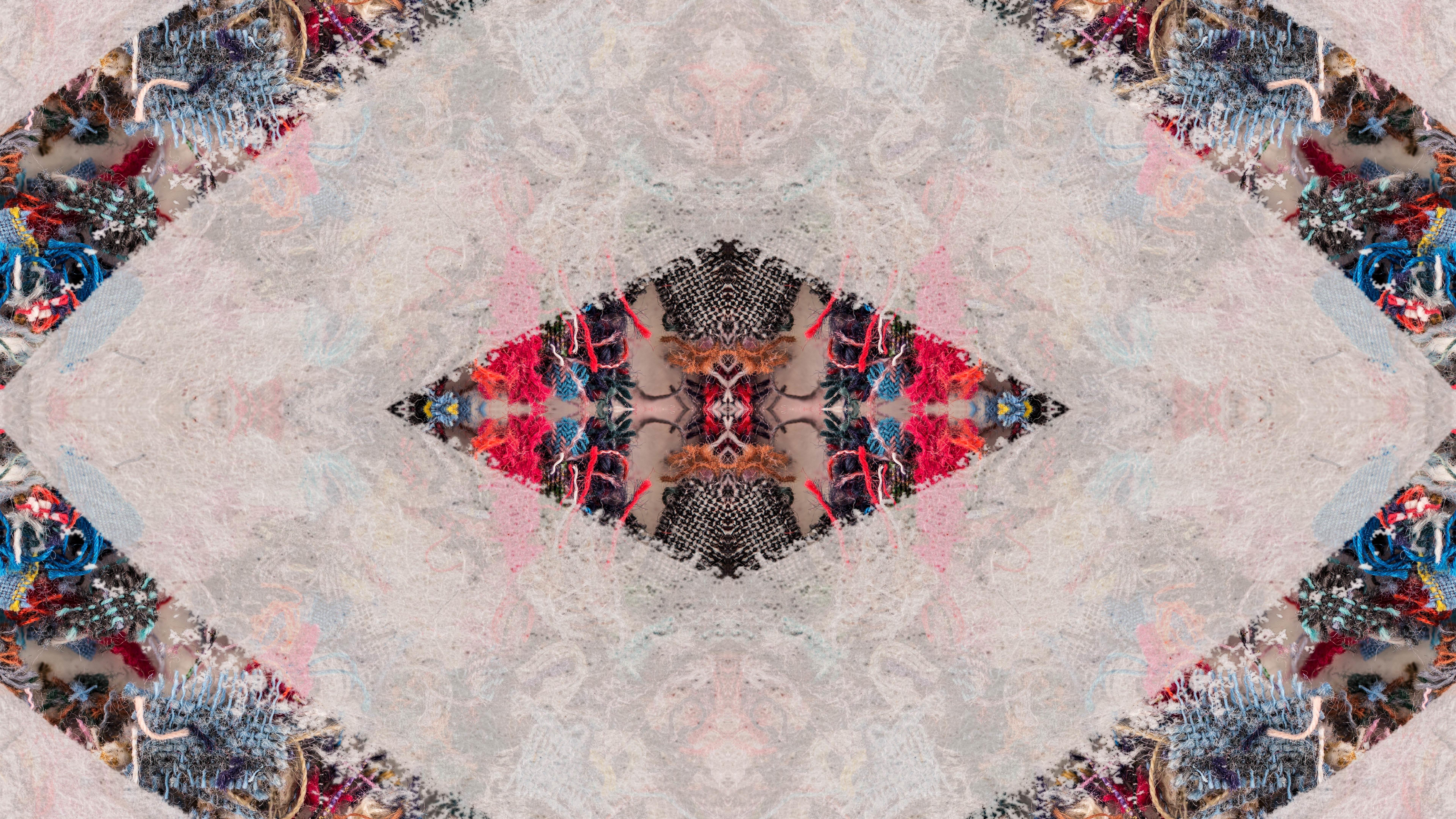 General 7680x4320 mirrored symmetry abstract pattern