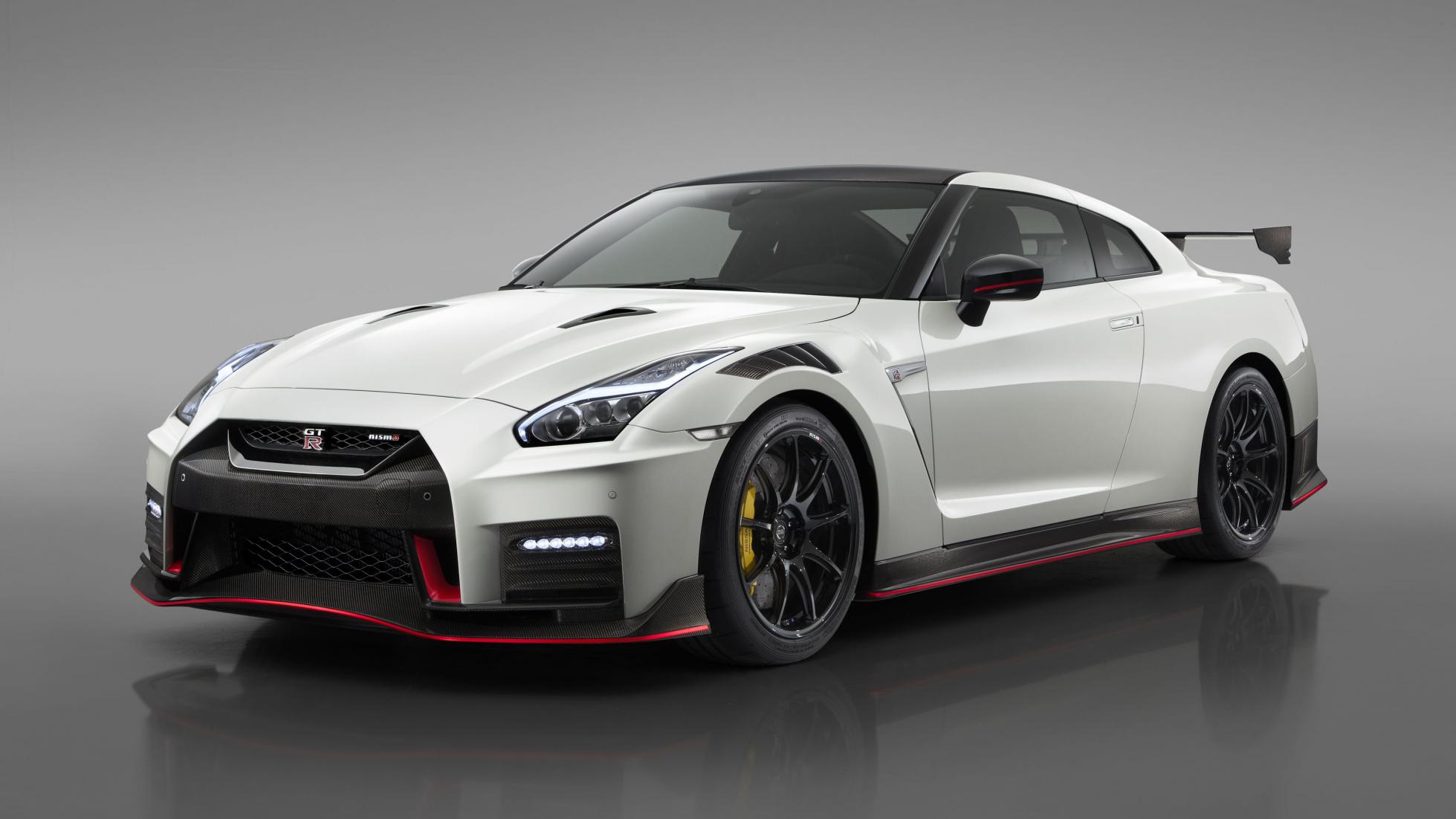 General 1959x1102 Nissan GT-R Nissan GT-R NISMO Nissan car white cars sports car Nismo Japanese cars gray background vehicle