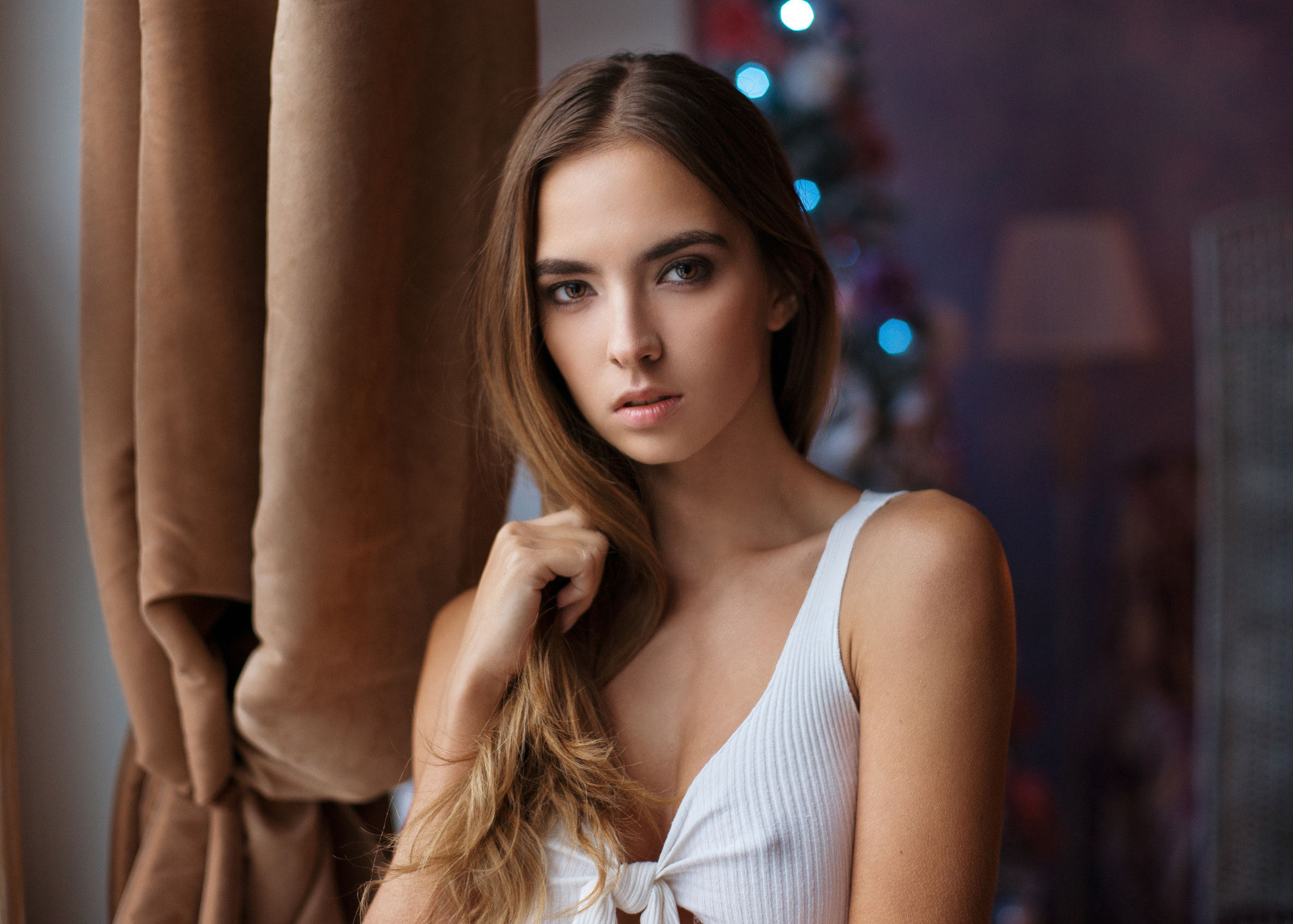 People 2048x1464 women Maxim Maximov nipples through clothing portrait holding hair brown eyes tied top 500px looking at viewer model Christmas tree Christmas Victoria Lukina nipple bulge Christmas women closeup